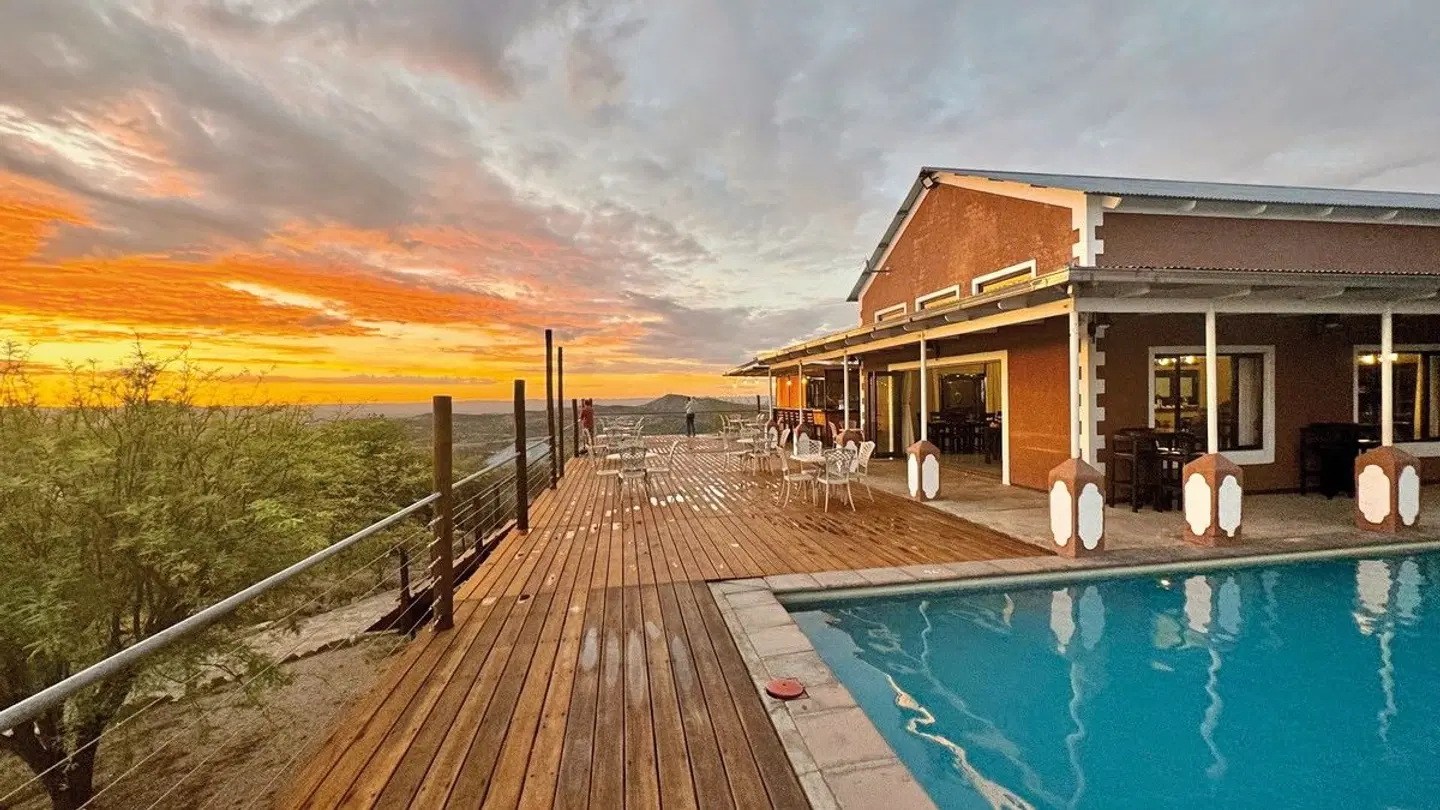 River Crossing Lodge OUTDOOR_POOL