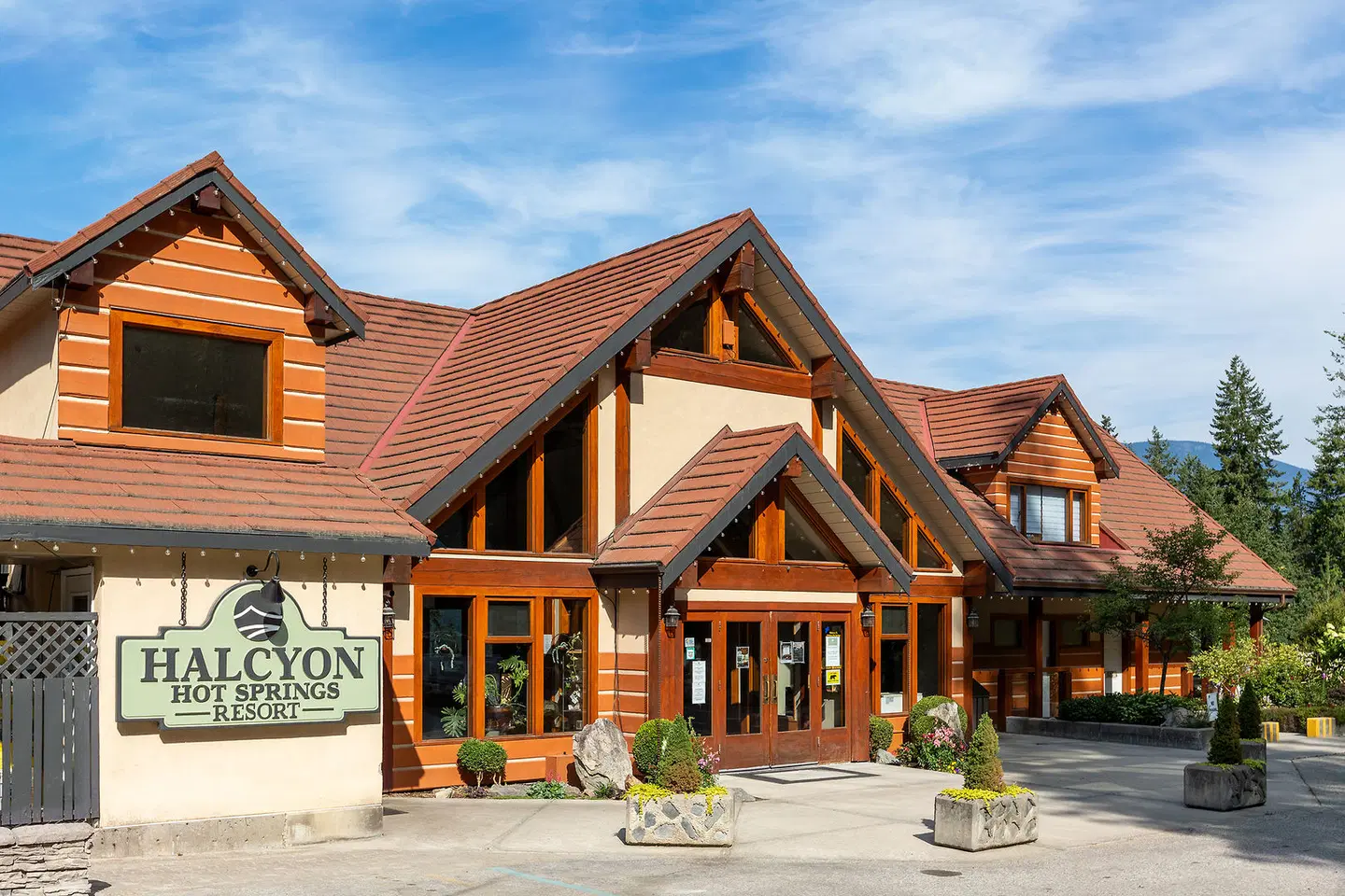 Halcyon Hot Springs Village and Spa EXTERIOR