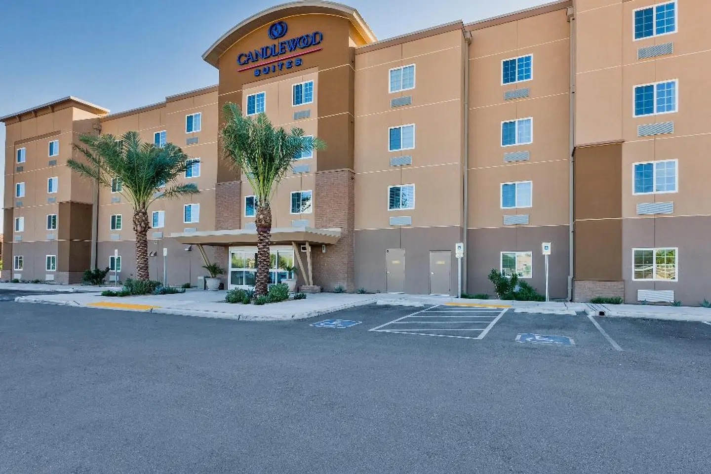 Candlewood Suites Tucson OUTDOOR_POOL