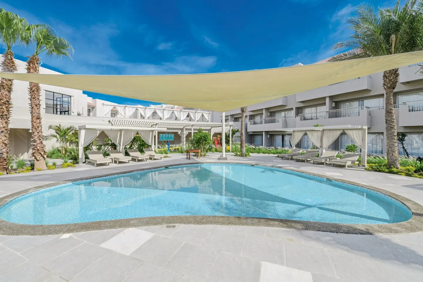 JAZ Elite Casa Del Mar Beach Hallenbad