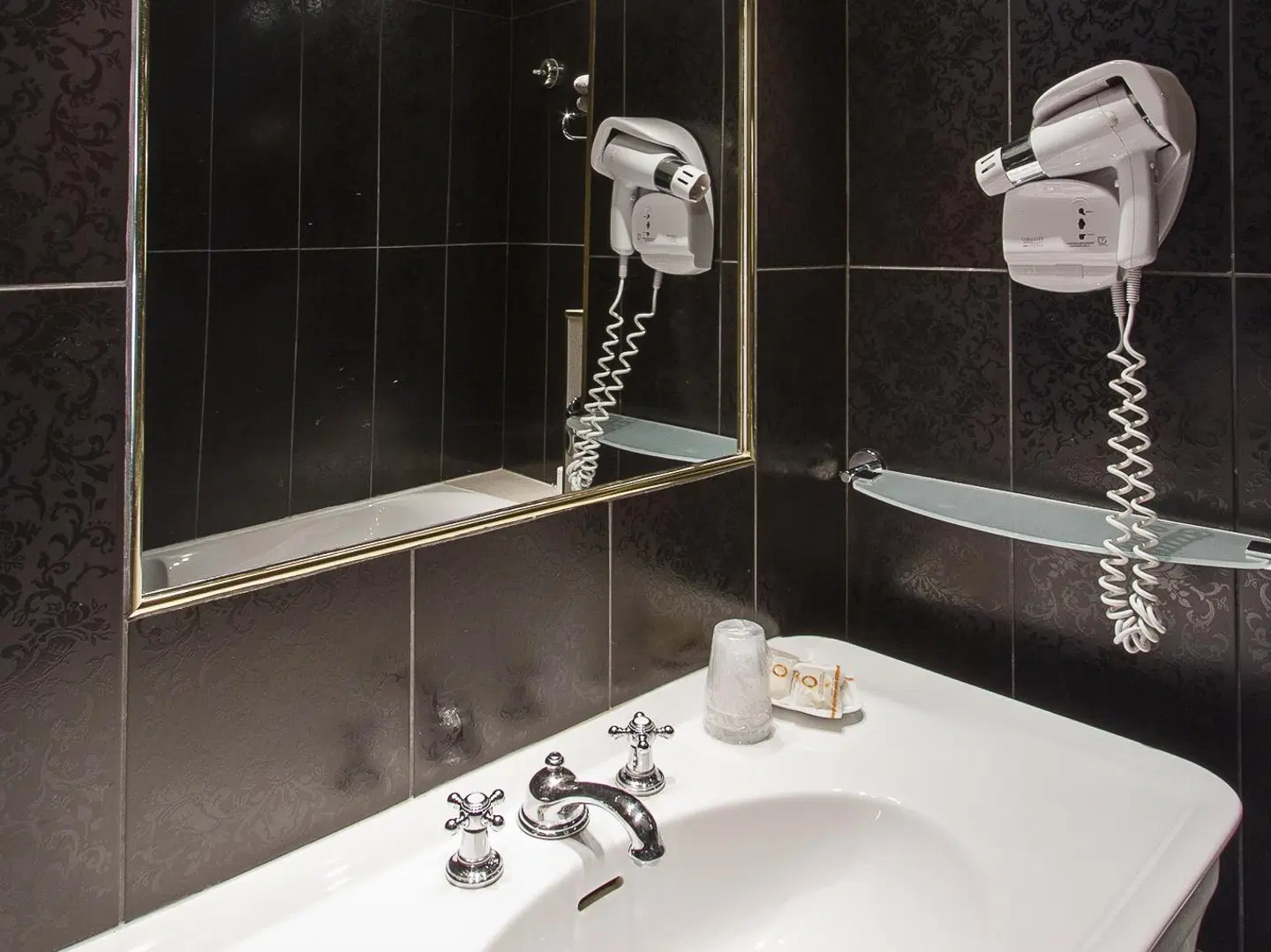 Hôtel Gaillon Opéra Badezimmer