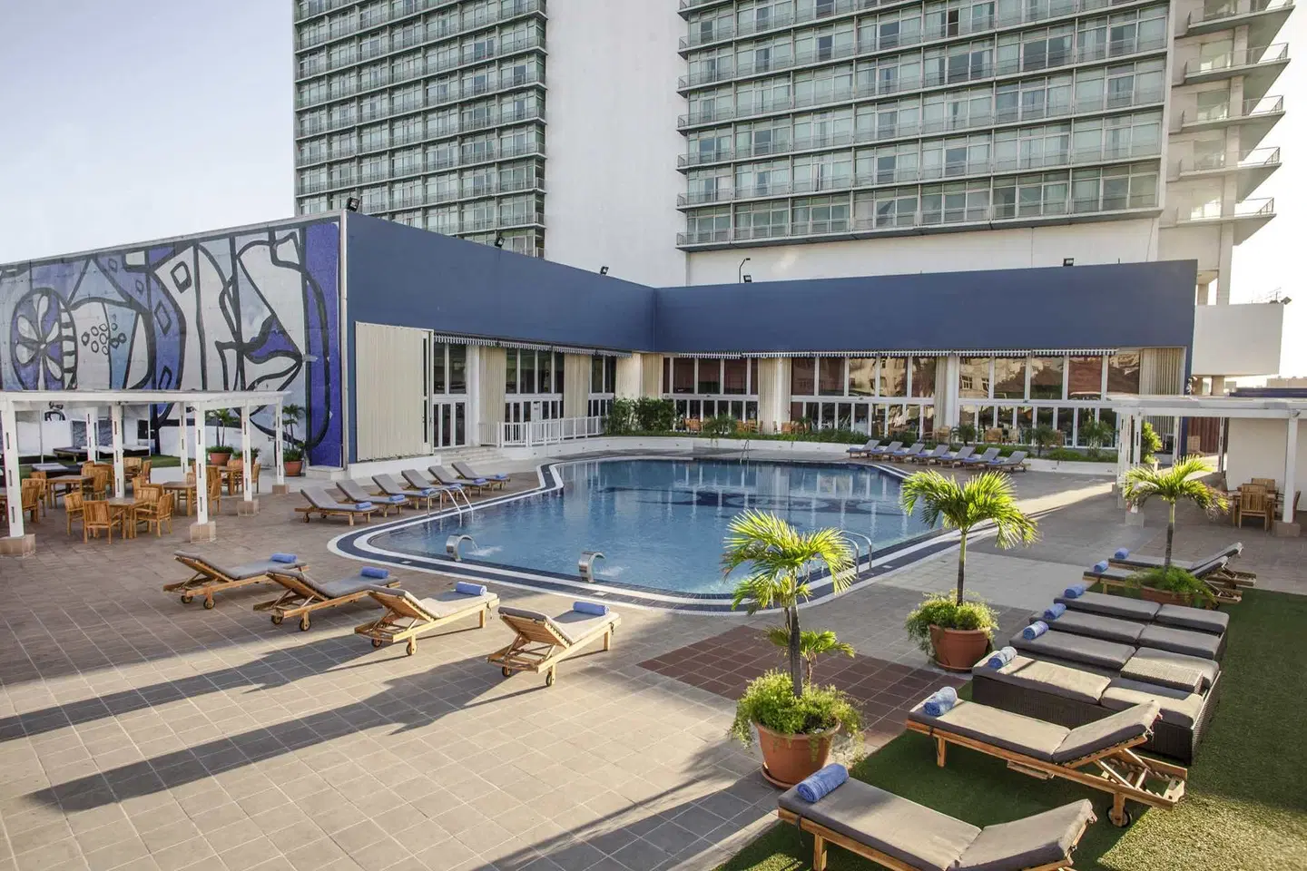 Tryp Habana Libre OUTDOOR_POOL