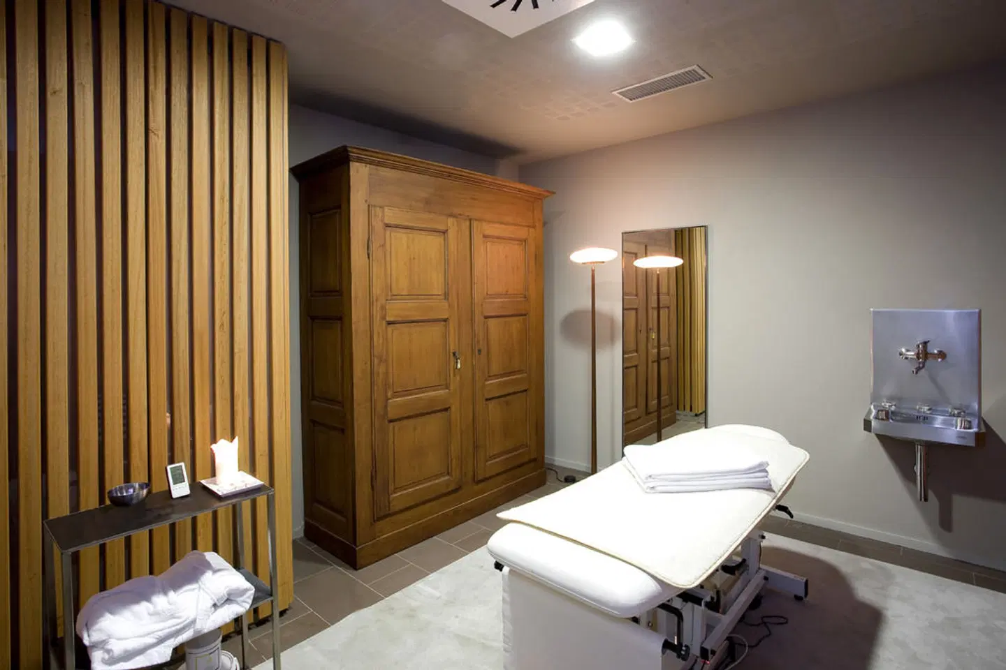 Alter Hotel ROOM_EXAMPLE