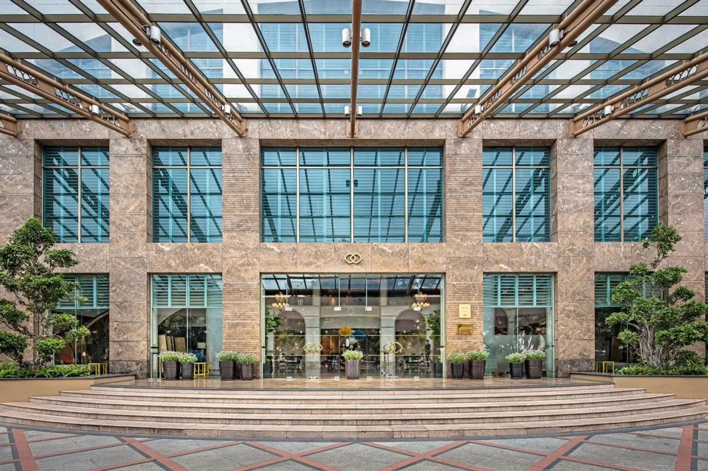 Sofitel Saigon Plaza EXTERIOR