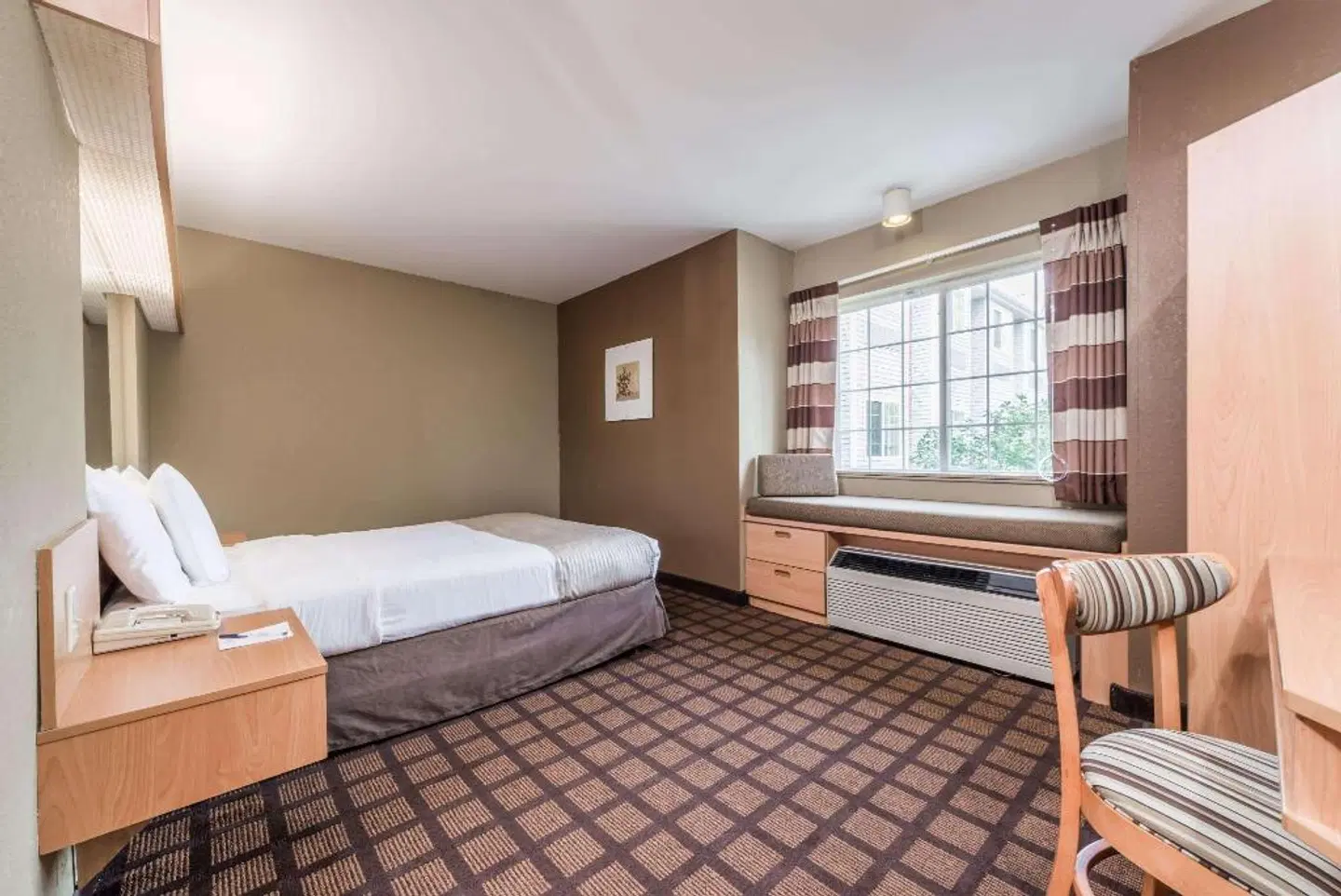 Microtel Inn & Suites by Wyndham West Chester ROOM_EXAMPLE