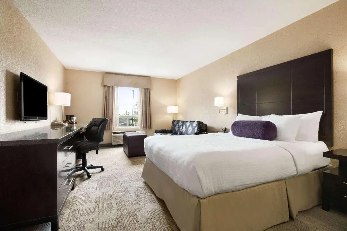 Days Inn by Wyndham Calgary Airport ROOM_EXAMPLE