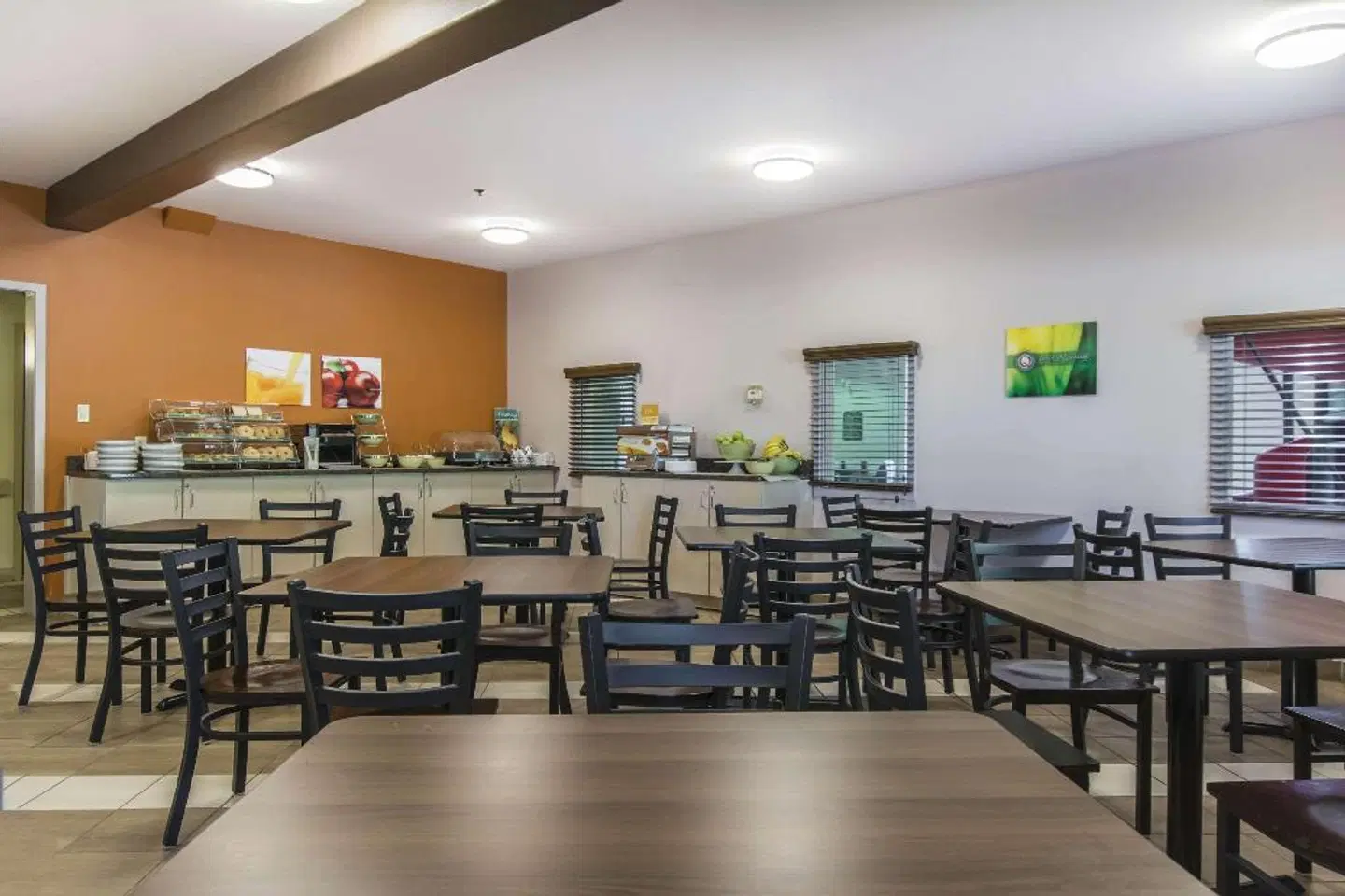 QUALITY INN DIEPPE Bar