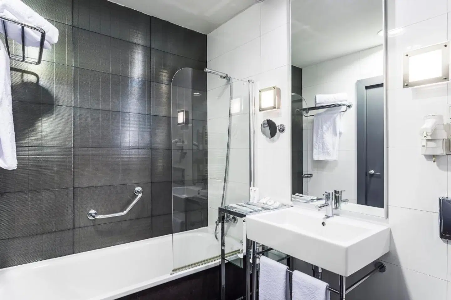 Exe Tres Cantos Badezimmer