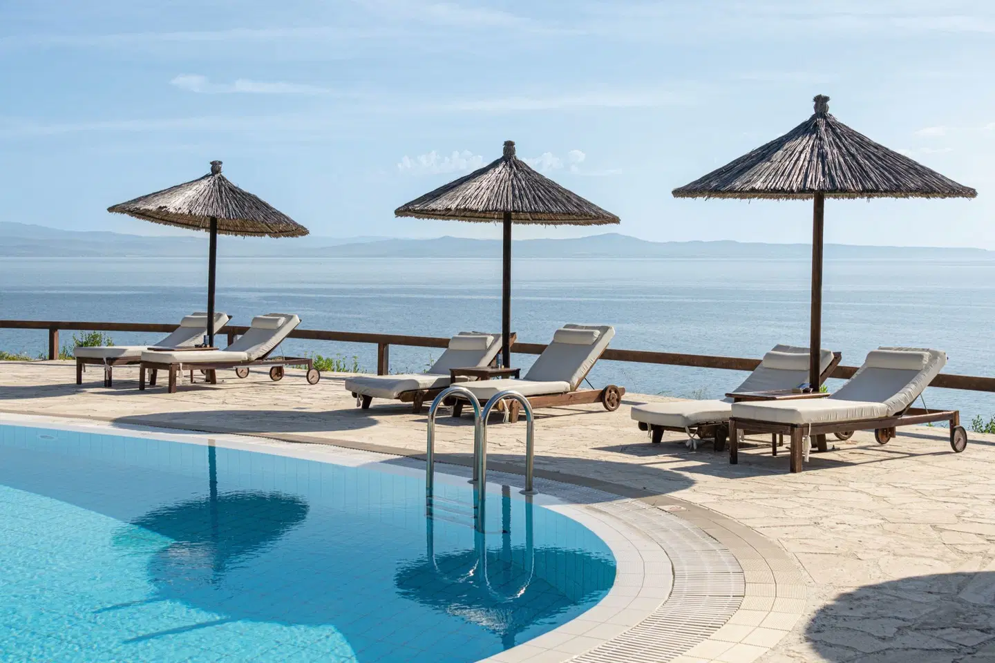 Blue Bay Hotel OUTDOOR_POOL