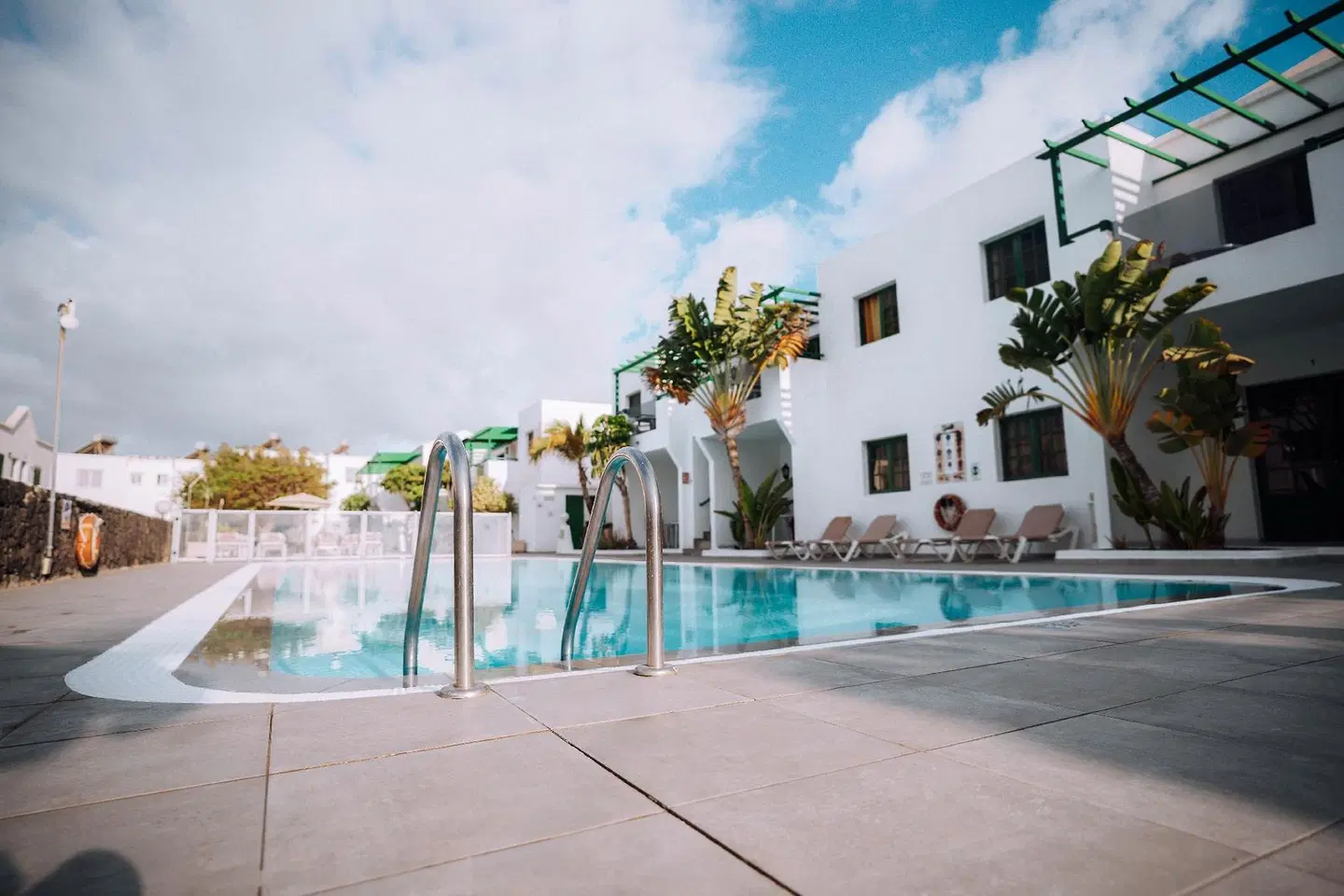 Aloe Apartments OUTDOOR_POOL