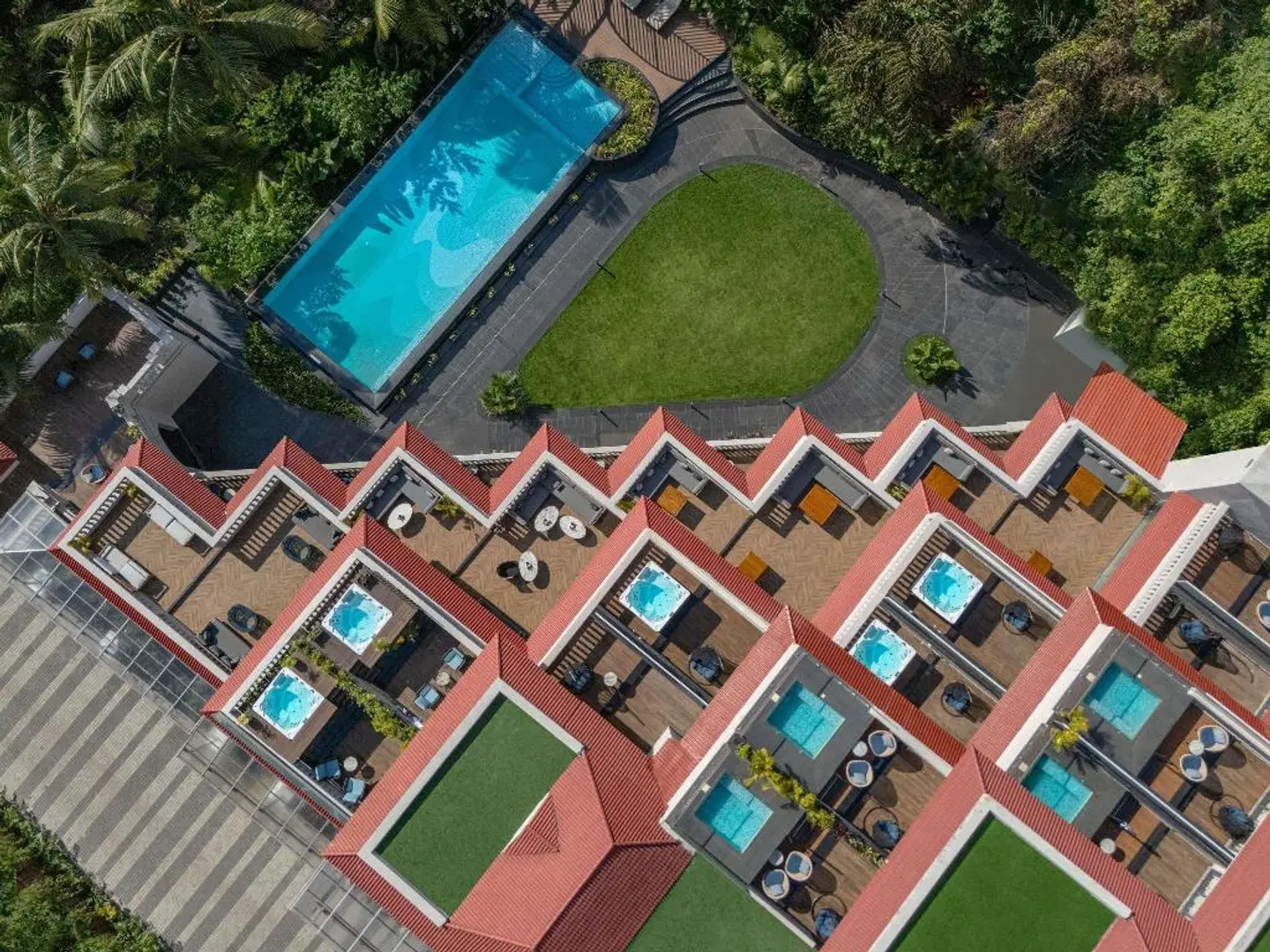 Grand Mercure Goa Candolim OUTDOOR_POOL