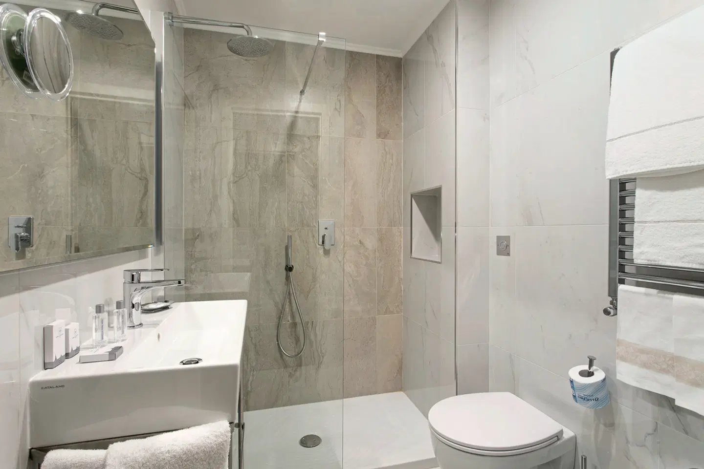 The Marcella Royal Hotel - Rooftop Garden Badezimmer