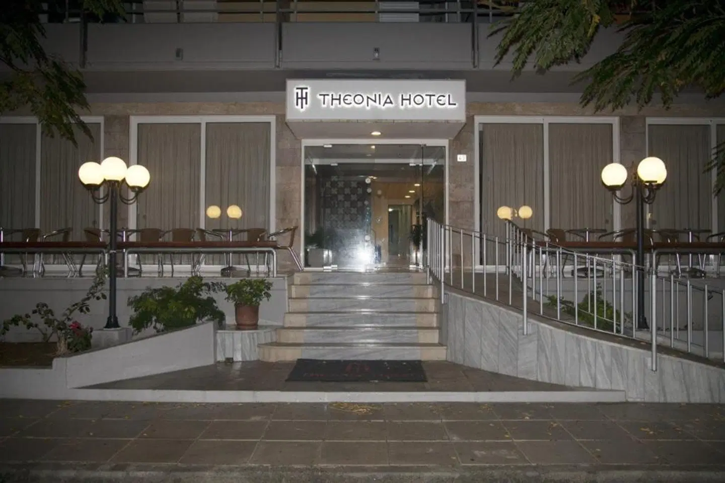 Theonia Hotel EXTERIOR