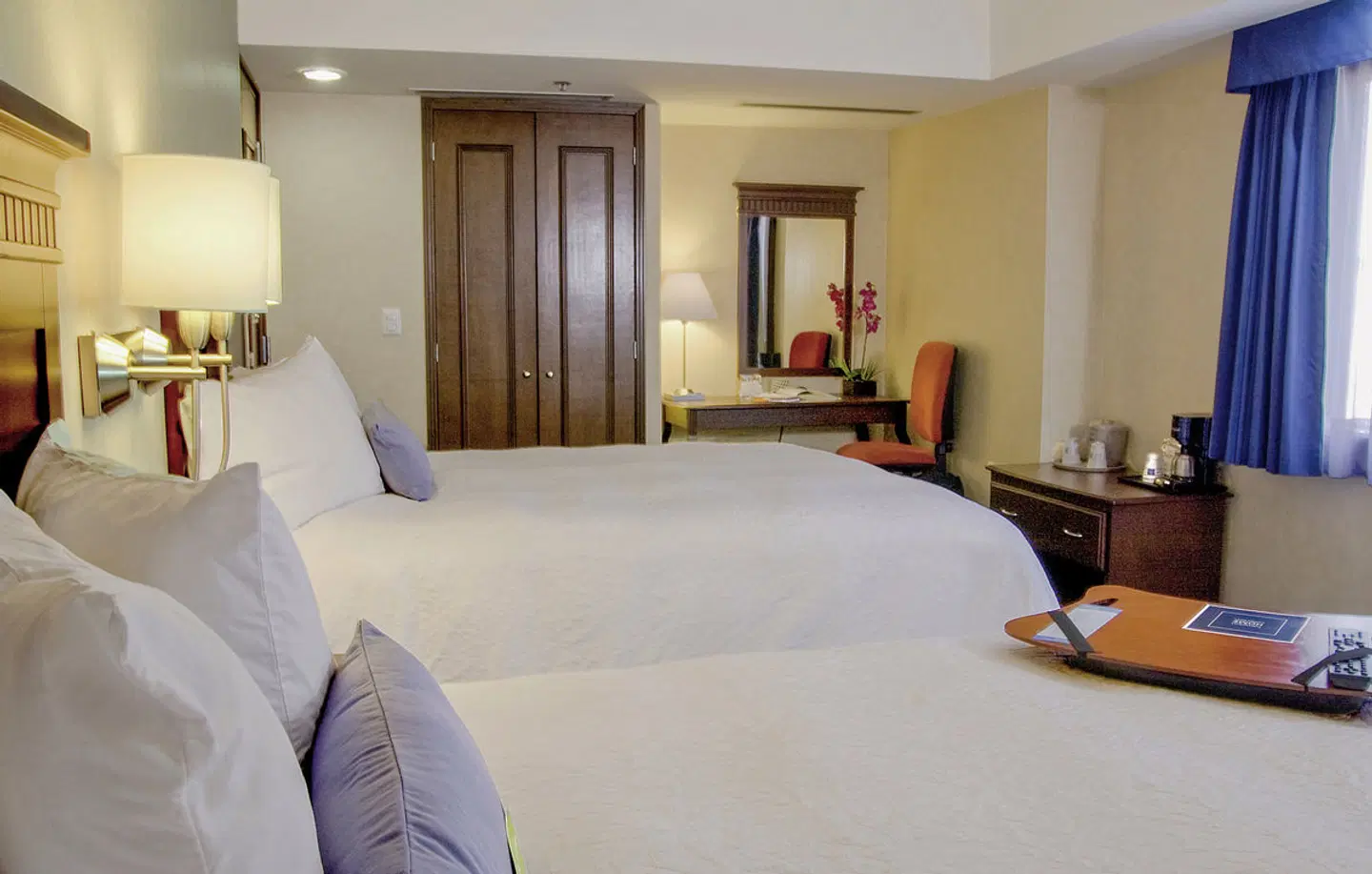 Hampton Inn & Suites ROOM_EXAMPLE