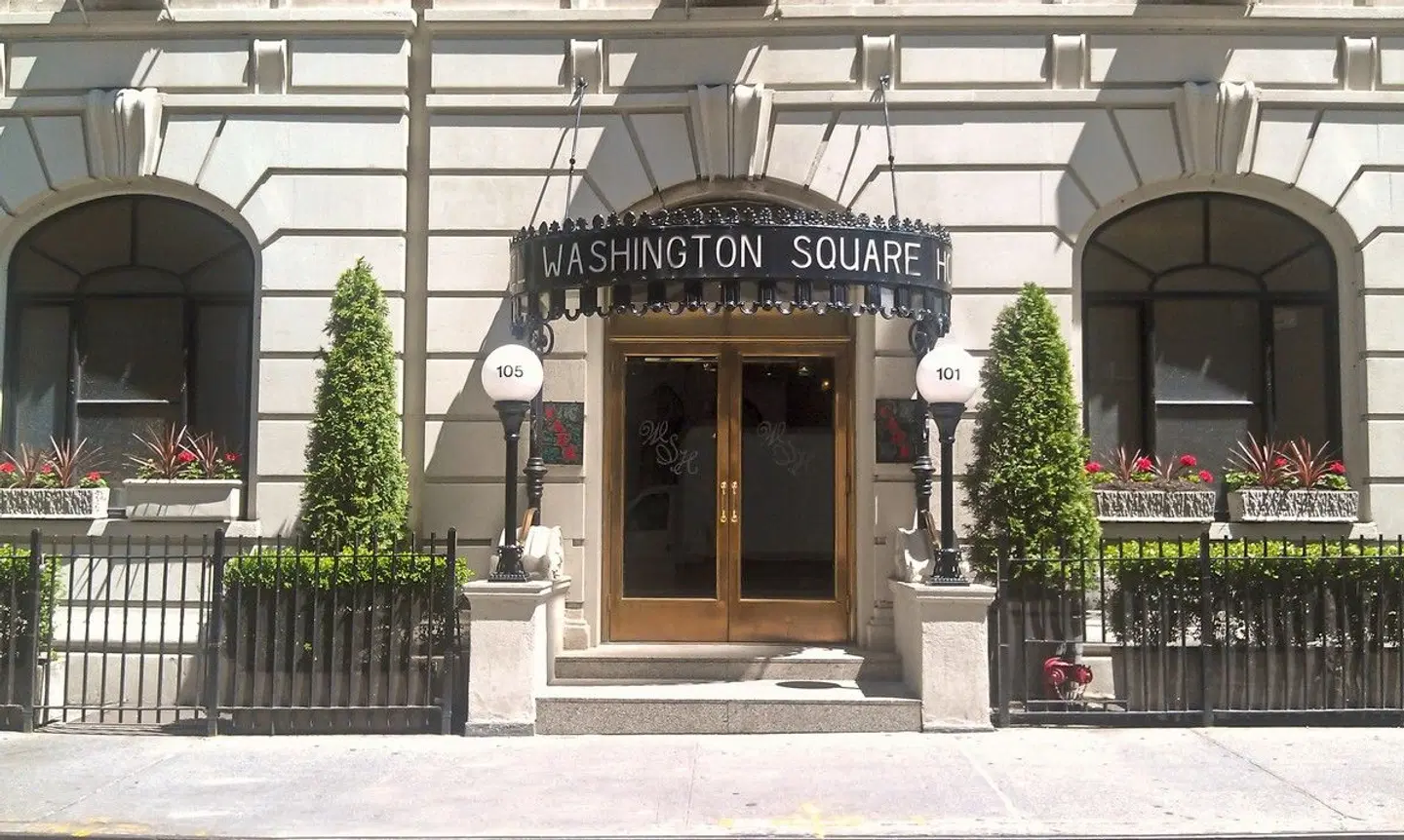 Washington Square Hotel EXTERIOR
