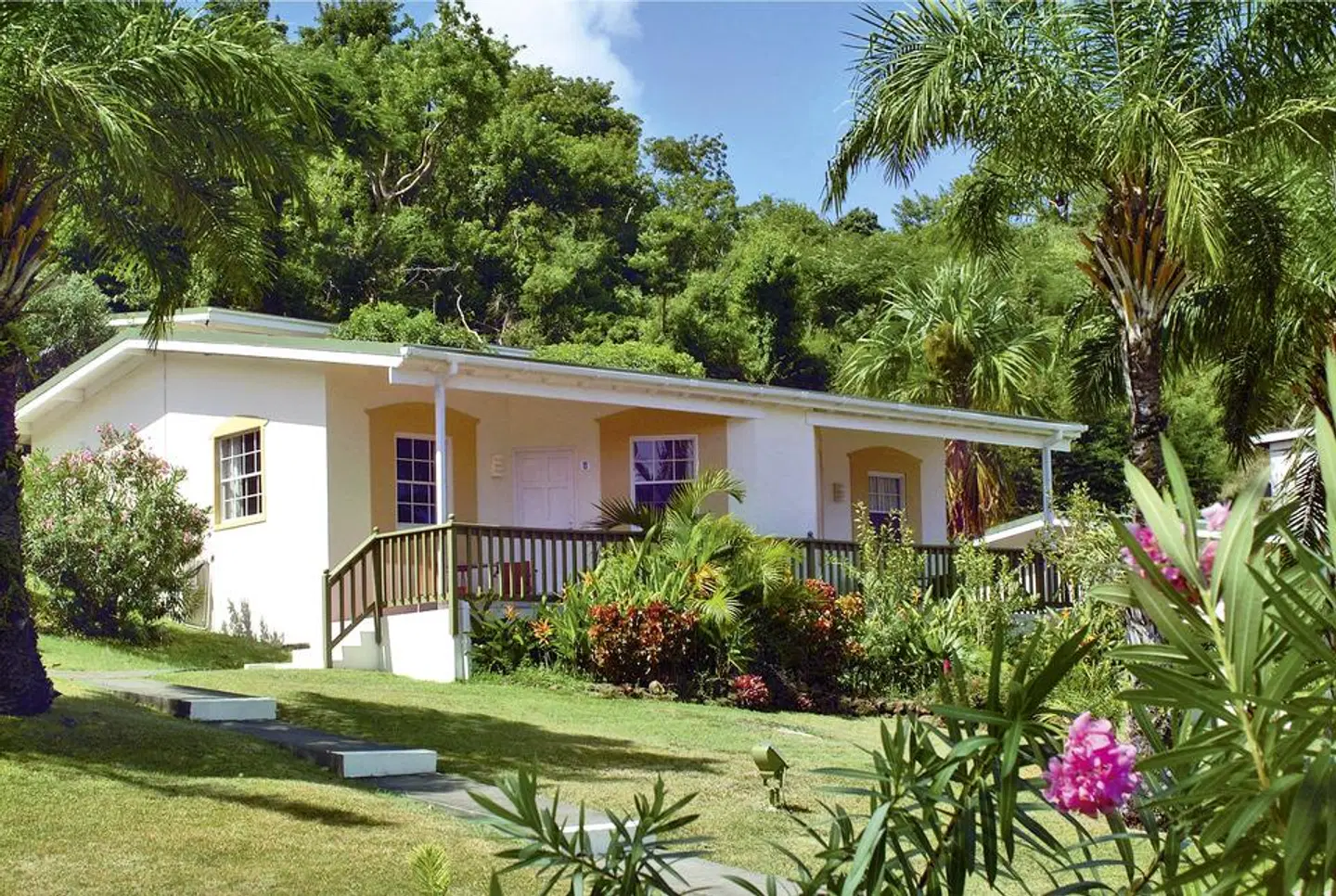 Blue Horizons Garden Resort EXTERIOR