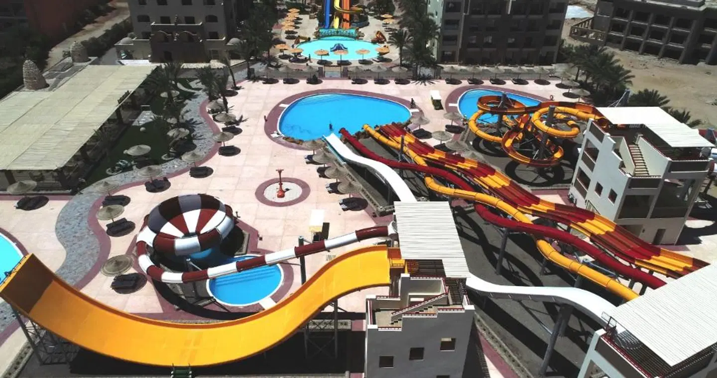 El Karma Aqua Beach Resort OUTDOOR_POOL