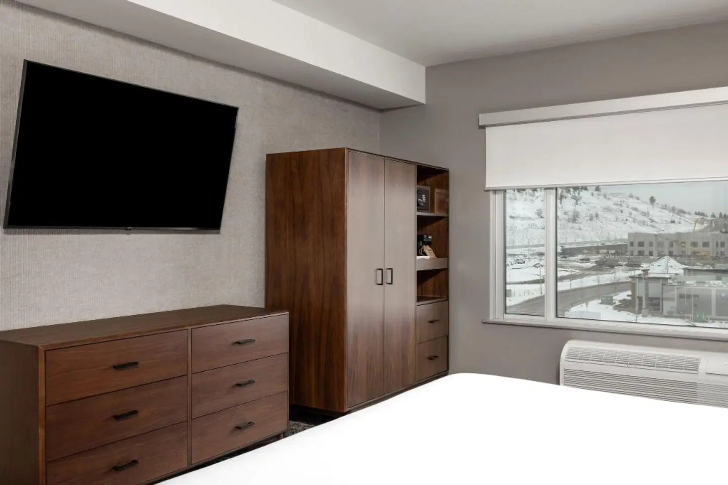 Four Points by Sheraton Kelowna Airport ROOM_EXAMPLE