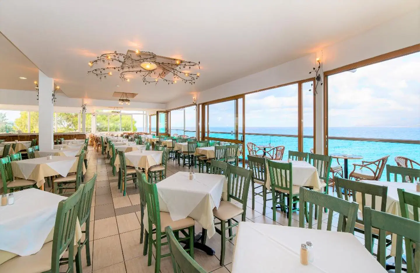 Horizon Beach Hotel Restaurant