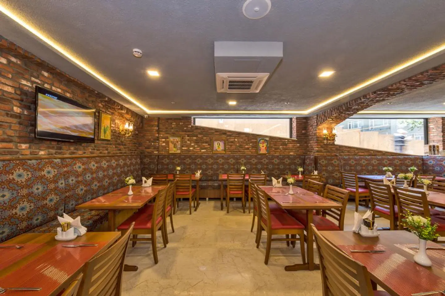 Aprilis Gold Hotel Restaurant