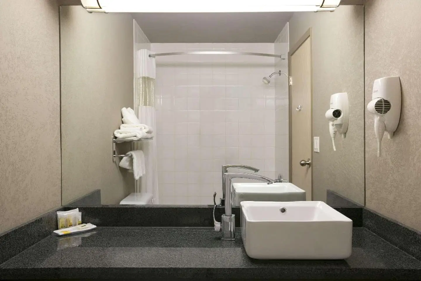 Days Inn by Wyndham Regina Badezimmer