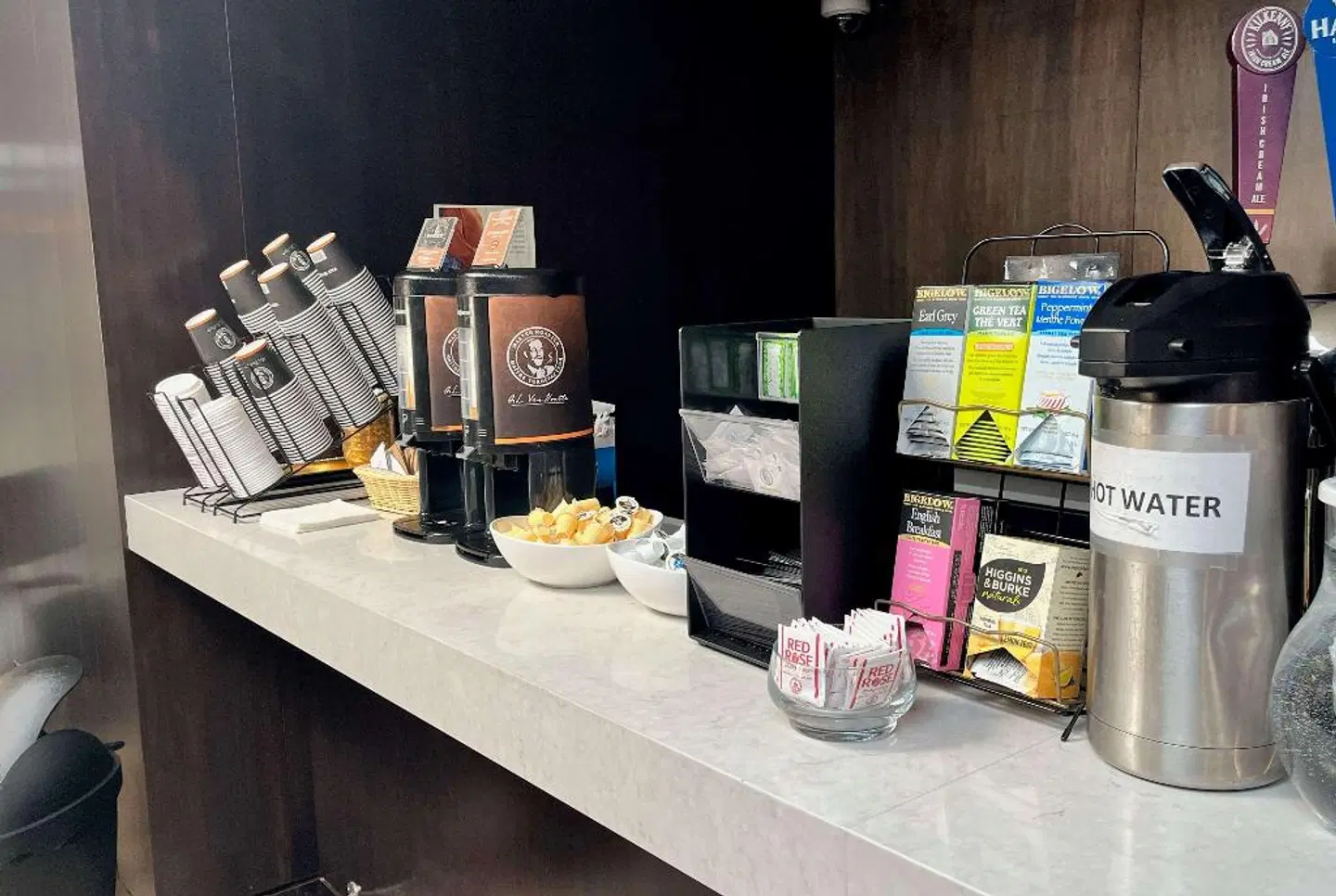 Ramada by Wyndham Ottawa On The Rideau Restaurant