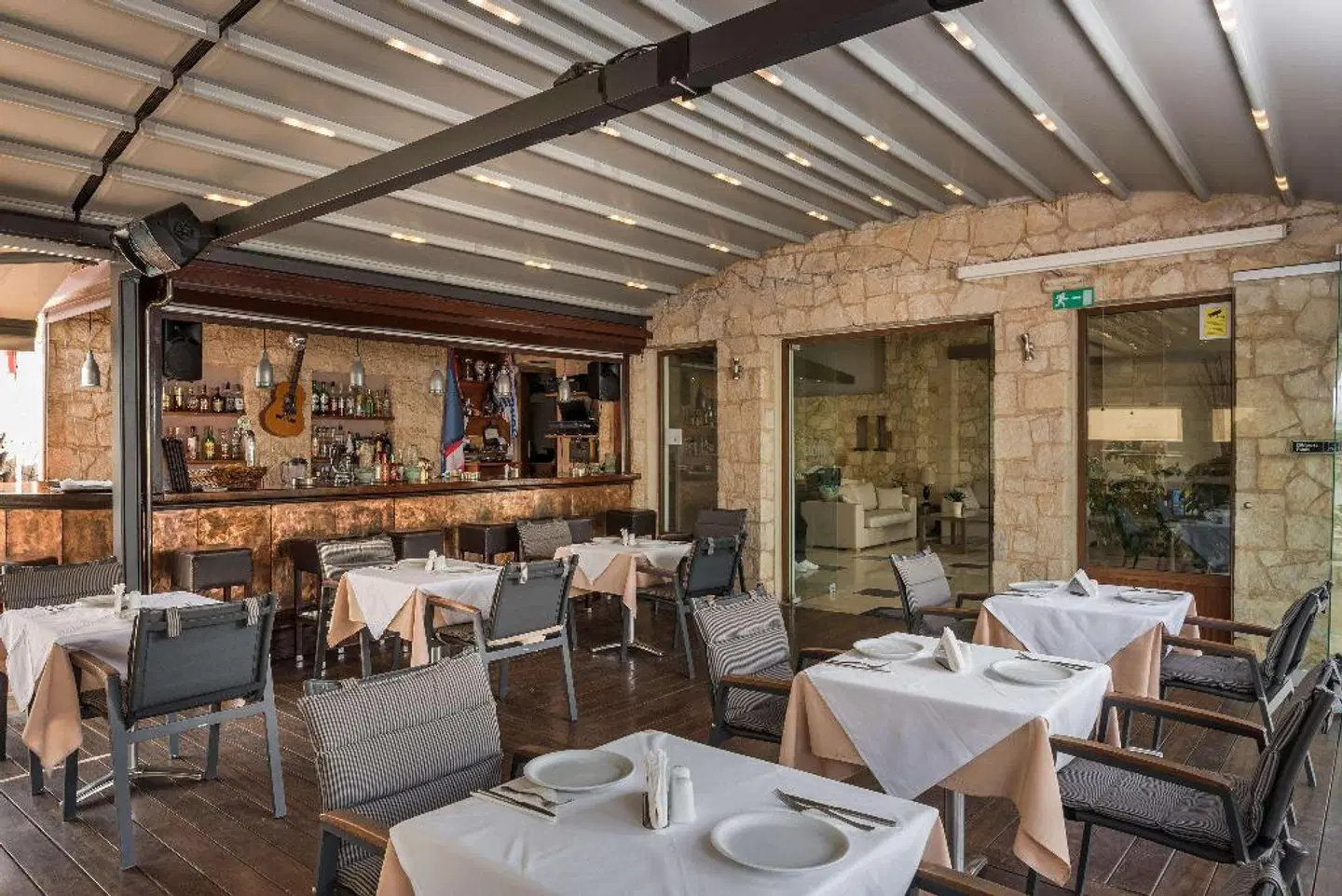 Elotis Suites Restaurant