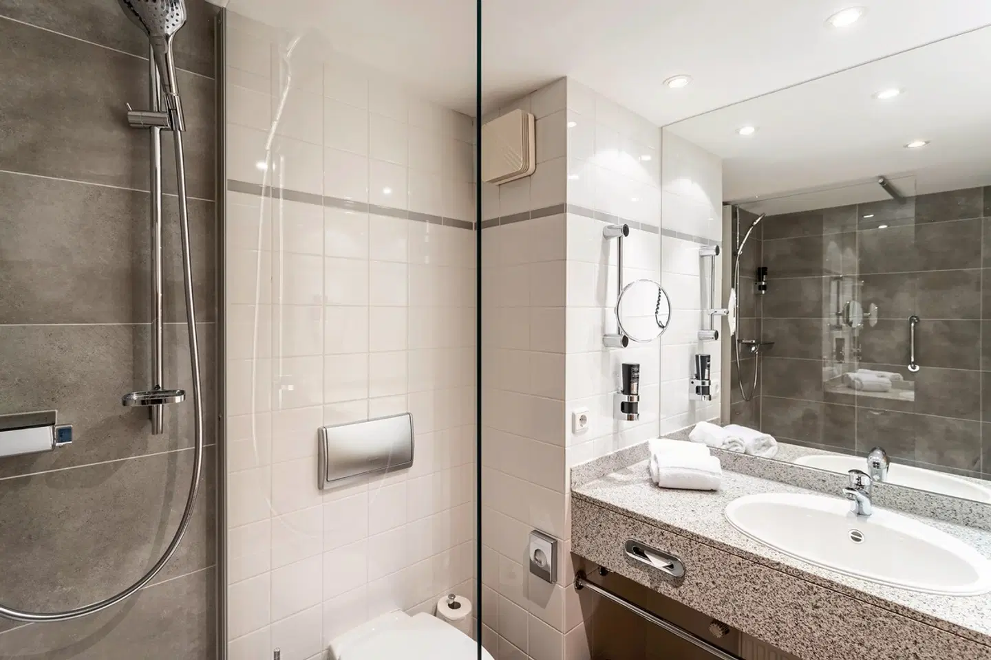 mightyTwice Hotel Dresden Badezimmer