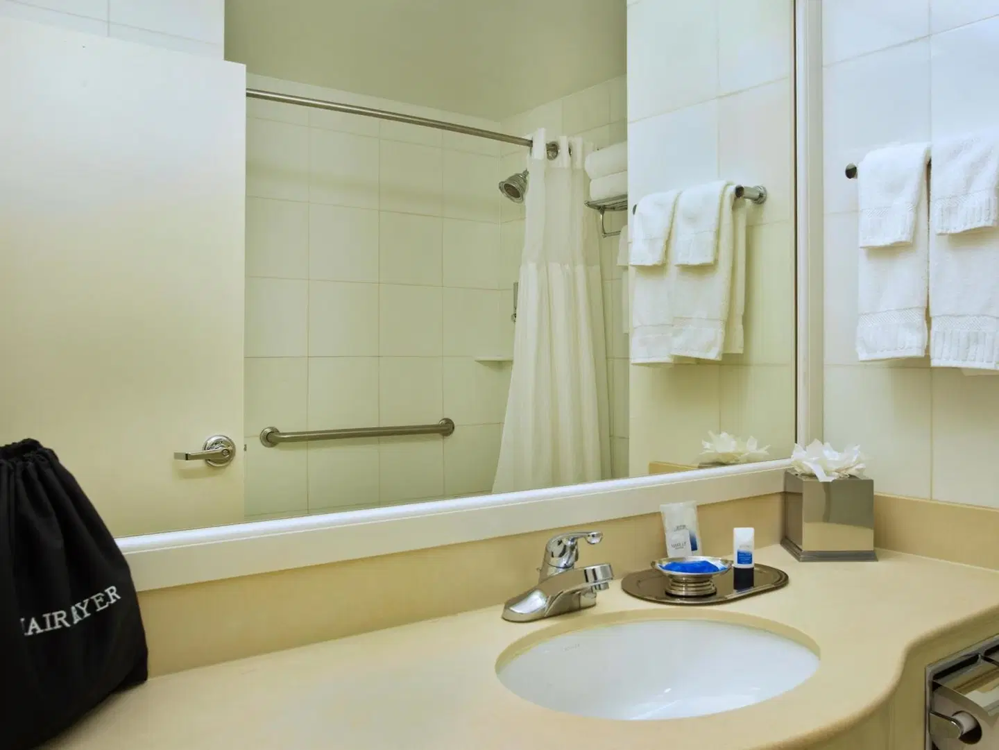 Best Western PLUS Arena Hotel Badezimmer