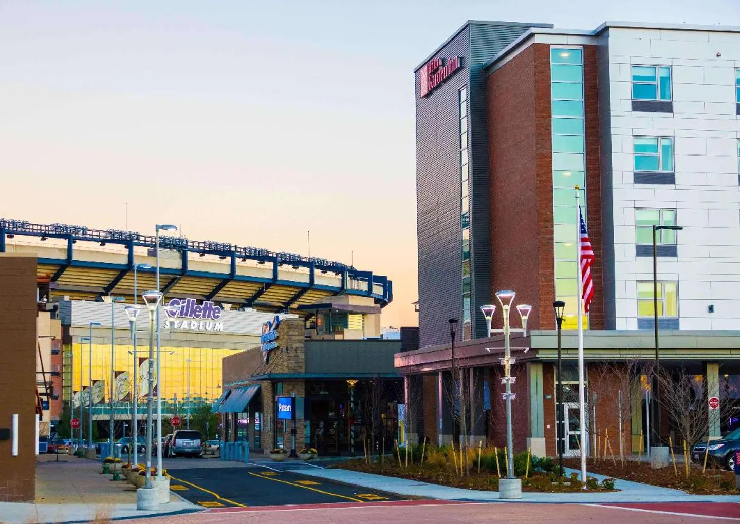 Hilton Garden Inn Foxborough Patriot Place EXTERIOR