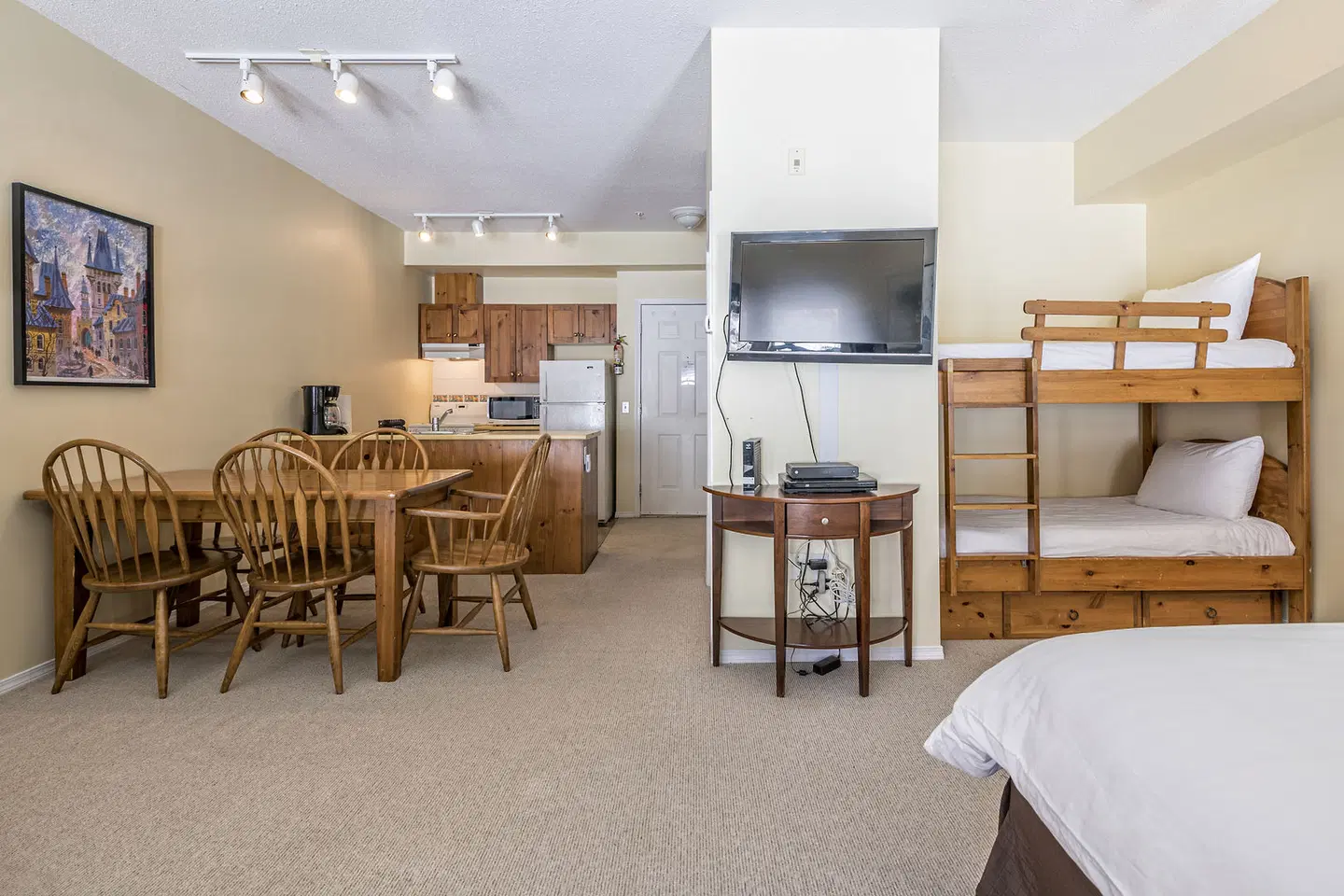 Silver Creek Lodge ROOM_EXAMPLE