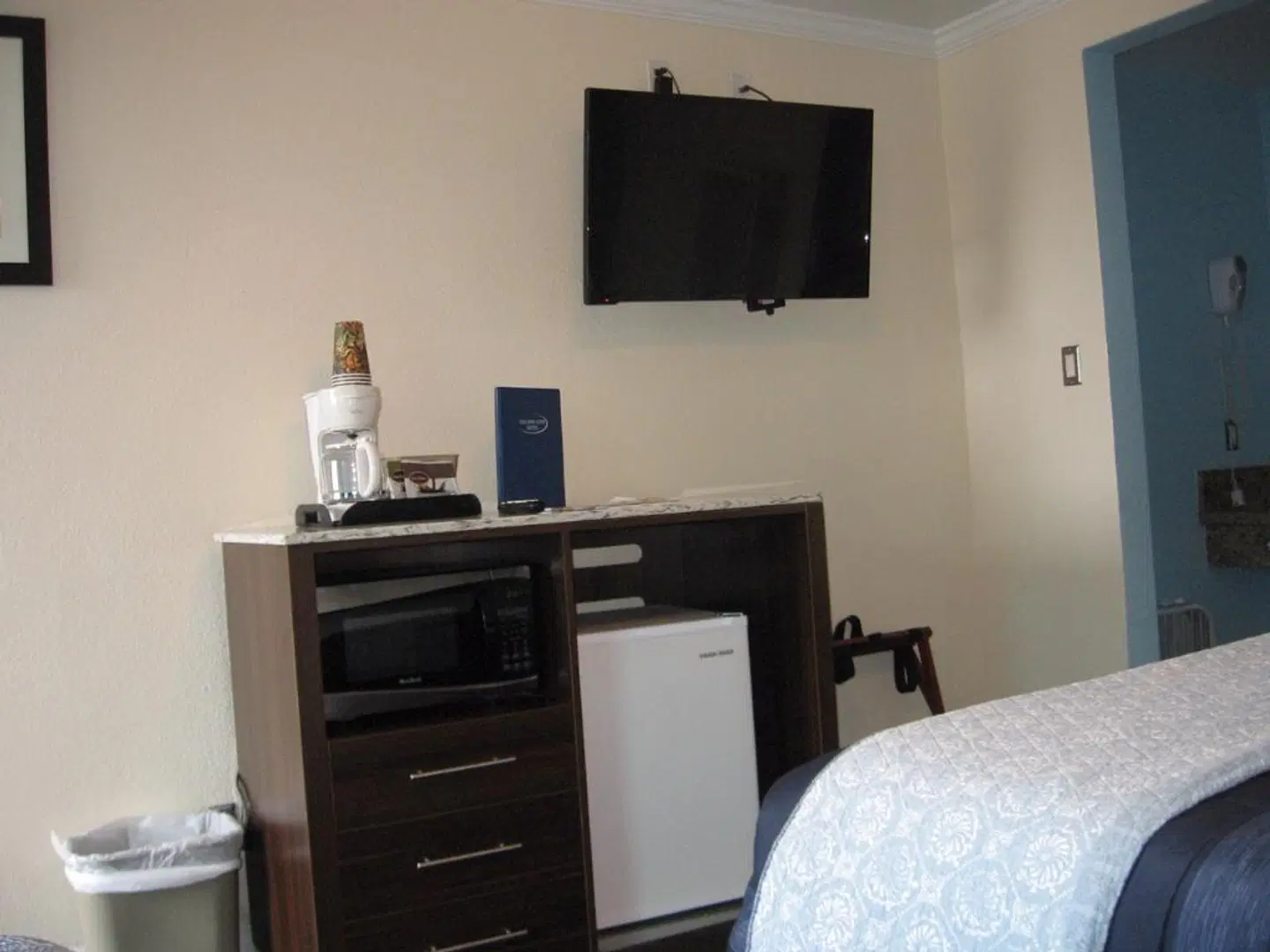 Dolphin Cove Motel ROOM_EXAMPLE