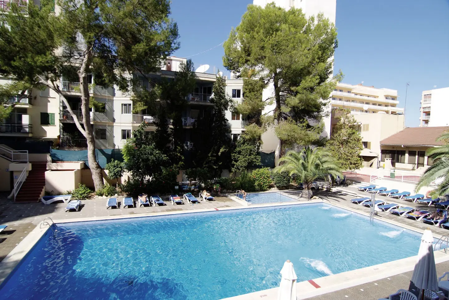 Tal Affiliated by FERGUS OUTDOOR_POOL