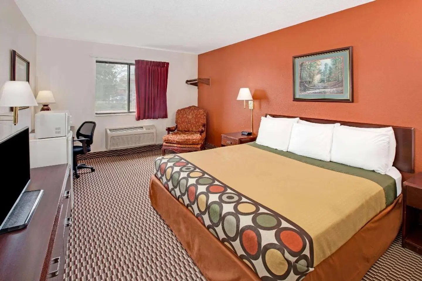 Super 8 by Wyndham Crystal Lake ROOM_EXAMPLE