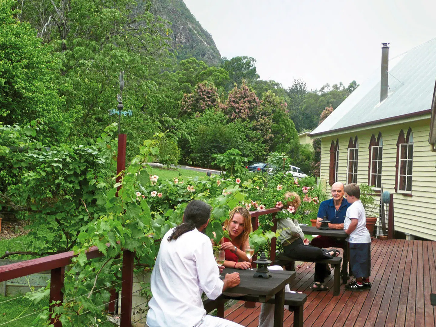 Glass House Mountains Ecolodge Terrasse