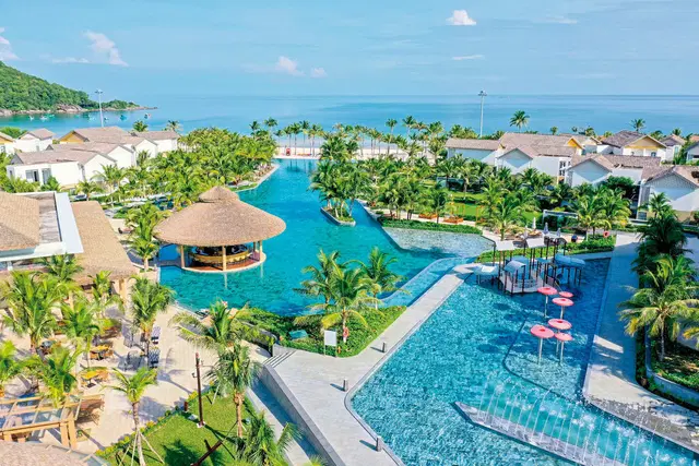 New World Phu Quoc Resort OUTDOOR_POOL