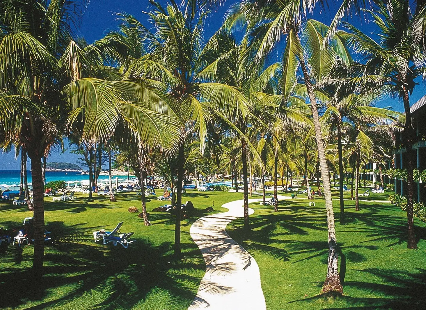 Katathani Phuket Beach Resort Garten