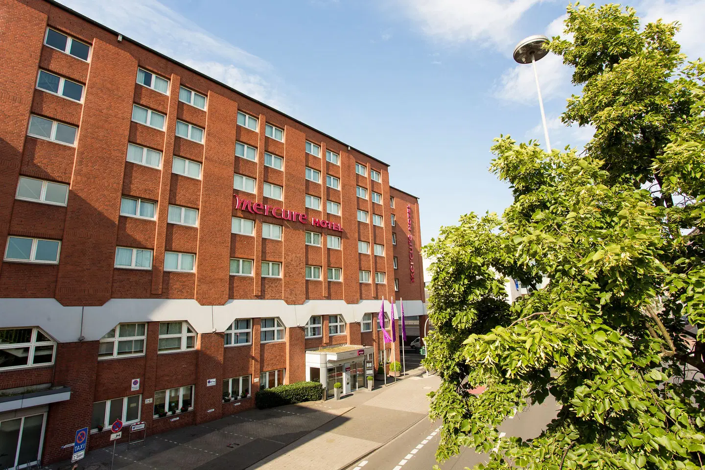 Mercure Hotel Duisburg City EXTERIOR