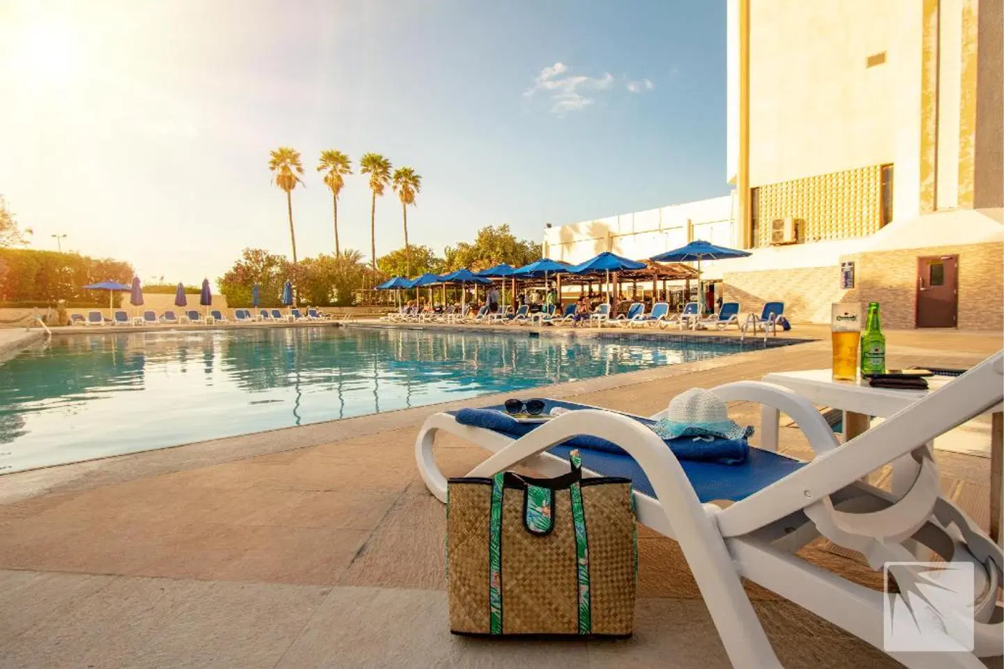 BM Beach Hotel OUTDOOR_POOL