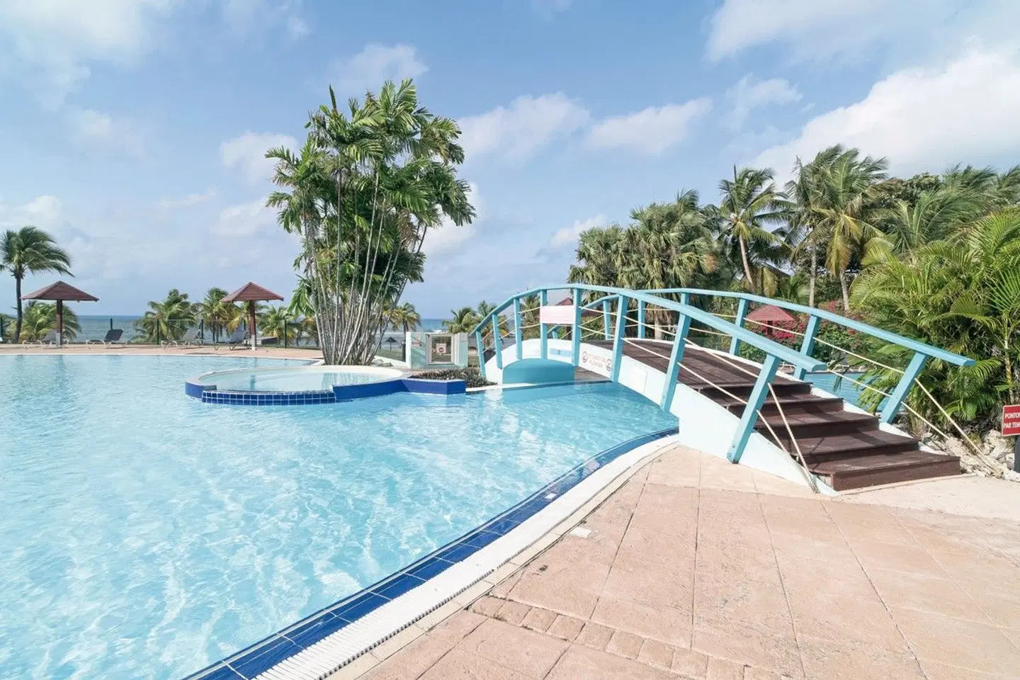 P&V Holiday Village Sainte-Anne OUTDOOR_POOL