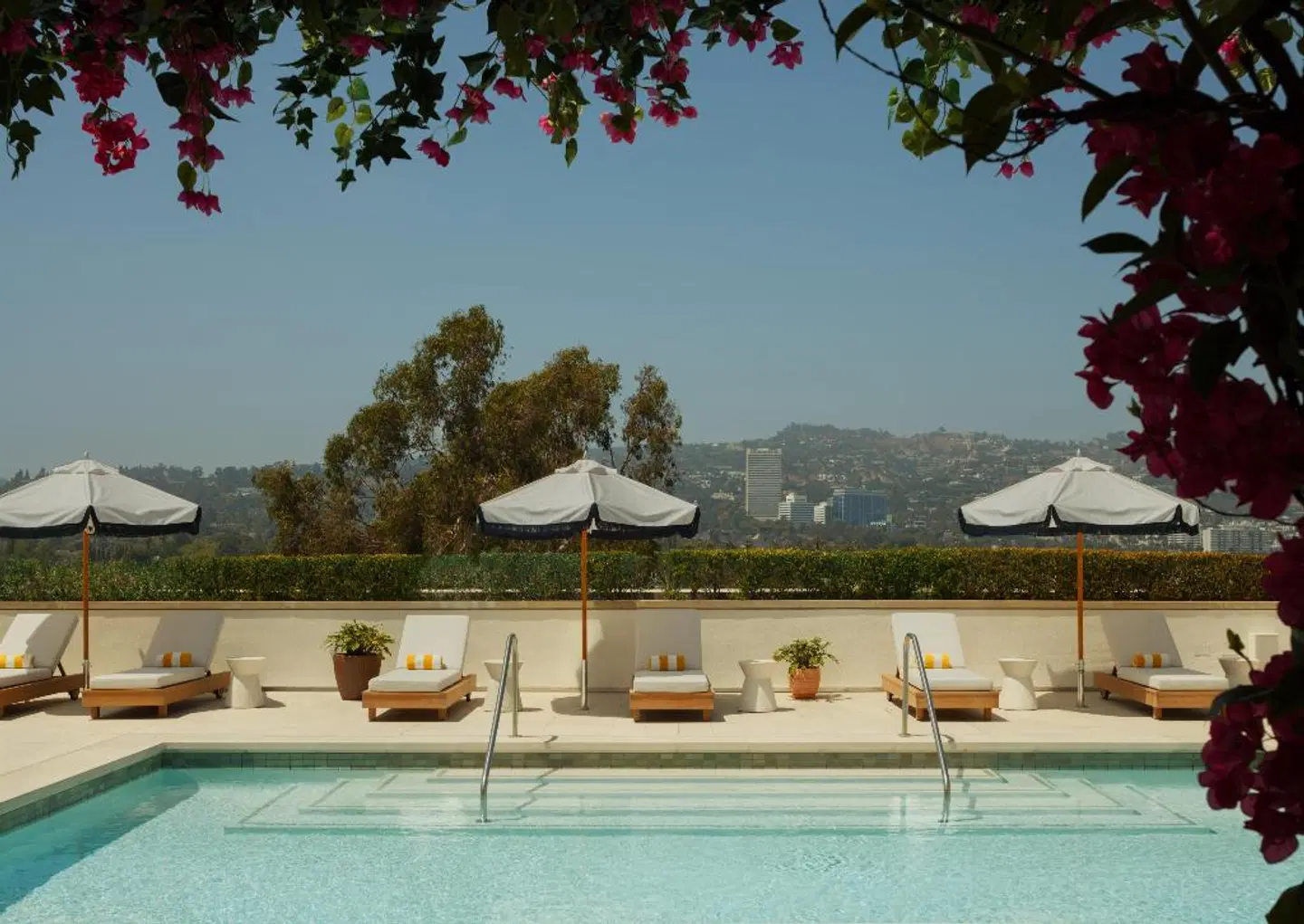 L'Ermitage Beverly Hills OUTDOOR_POOL