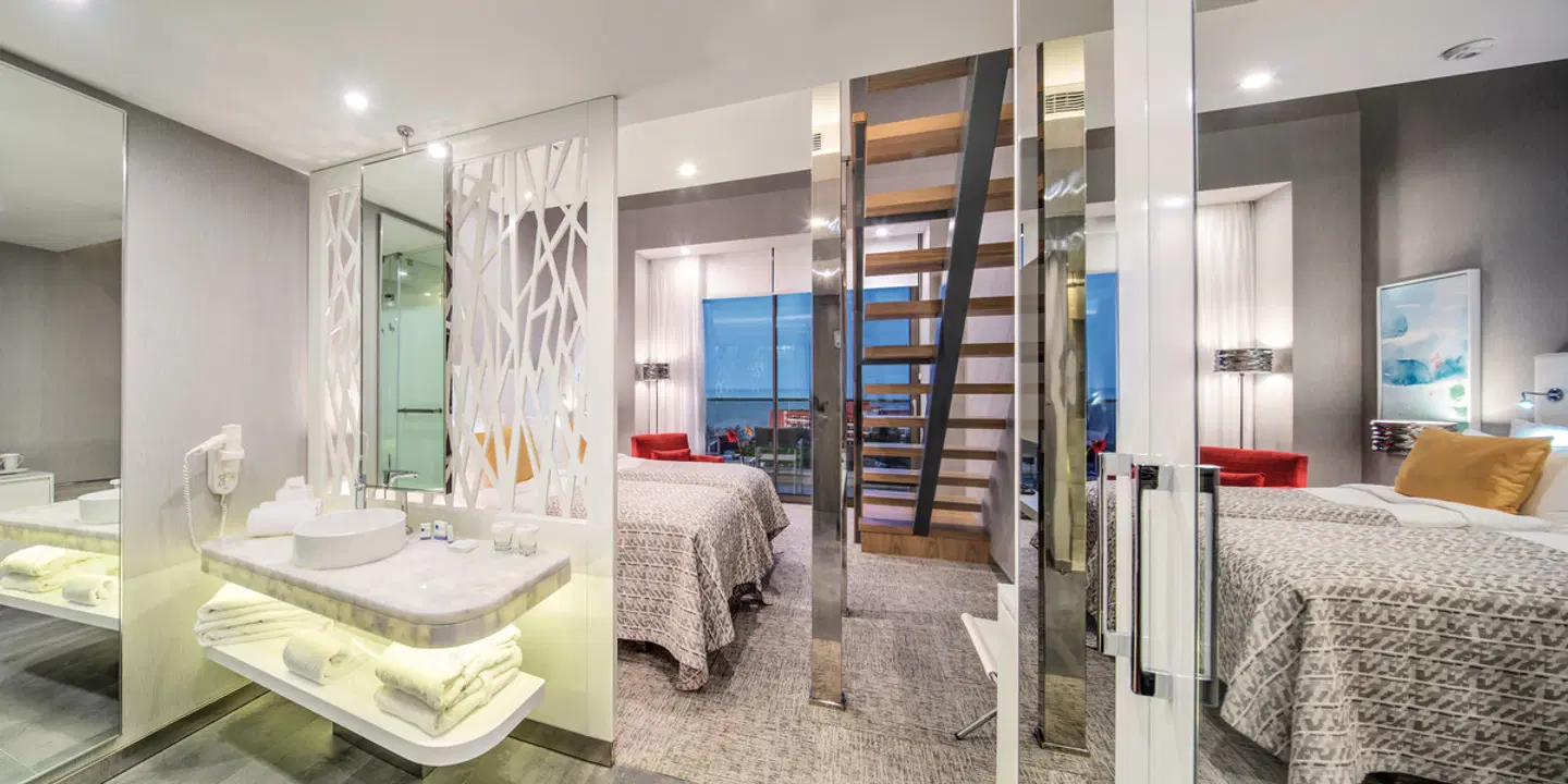 The Sense De Luxe BATHROOM