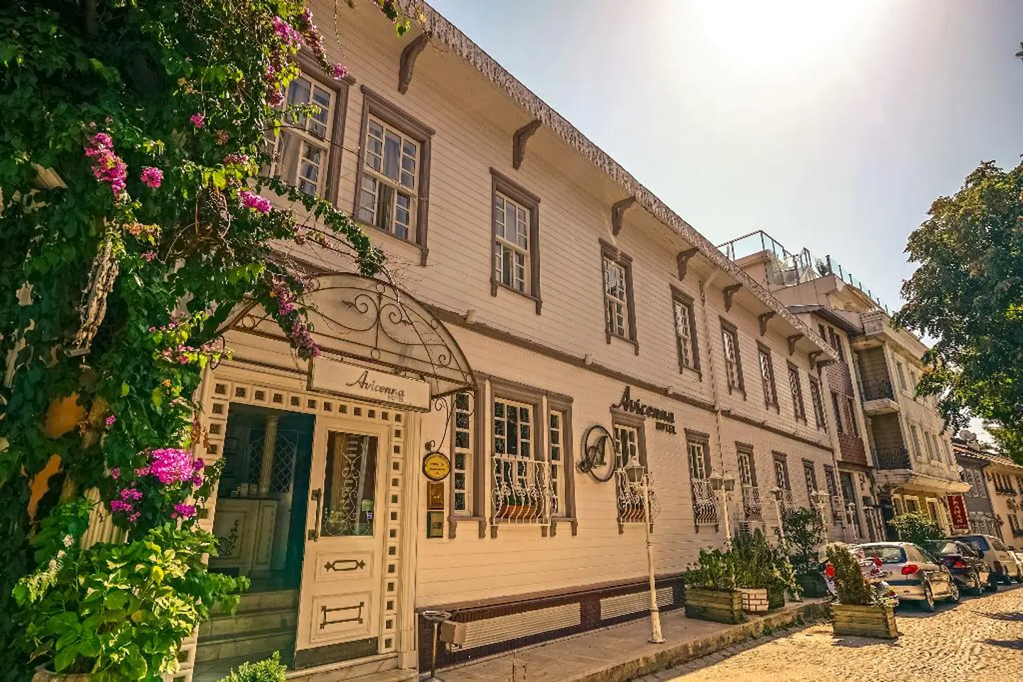 Avicenna Hotel EXTERIOR