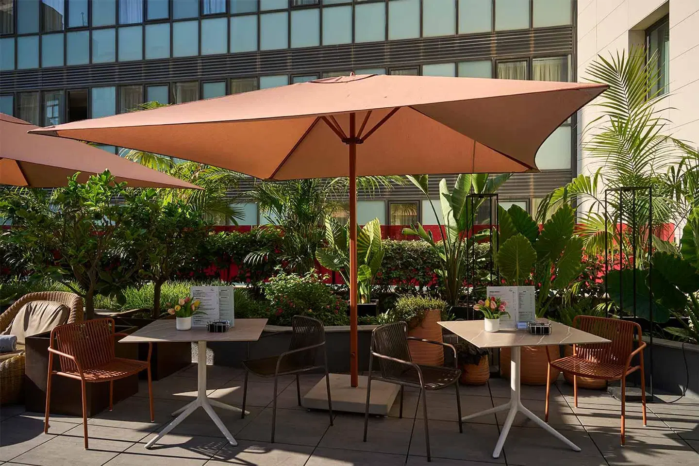 Catalonia Ramblas Terrasse