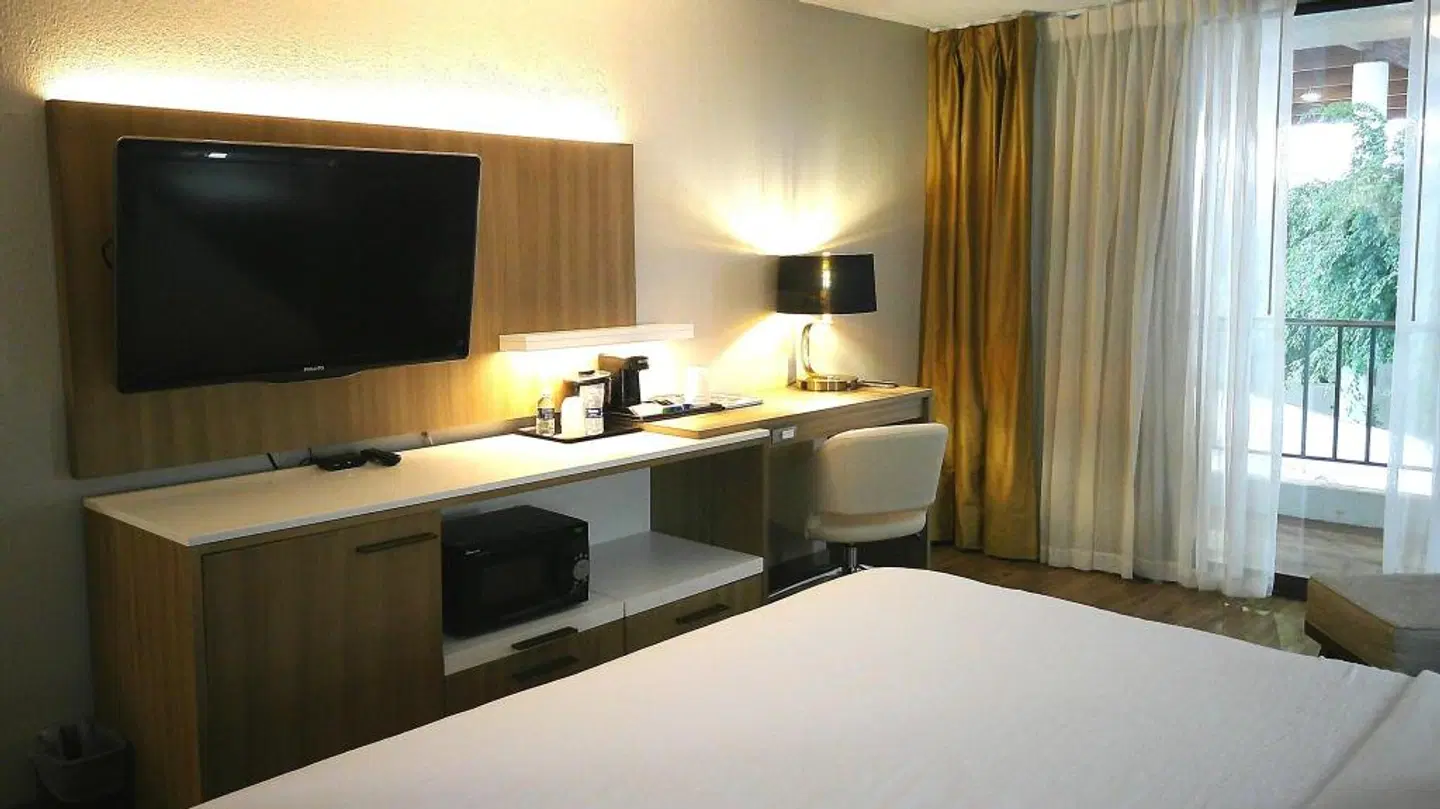 Wyndham Garden Romulus Detroit Metro Airport ROOM_EXAMPLE
