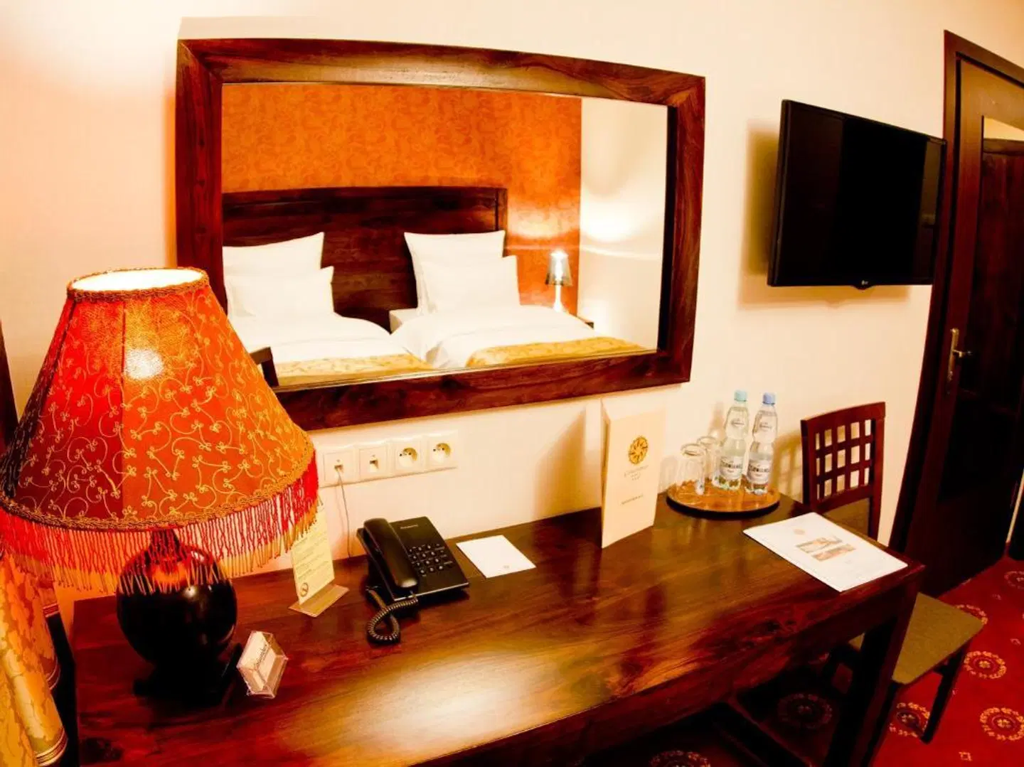 Columbus ROOM_EXAMPLE