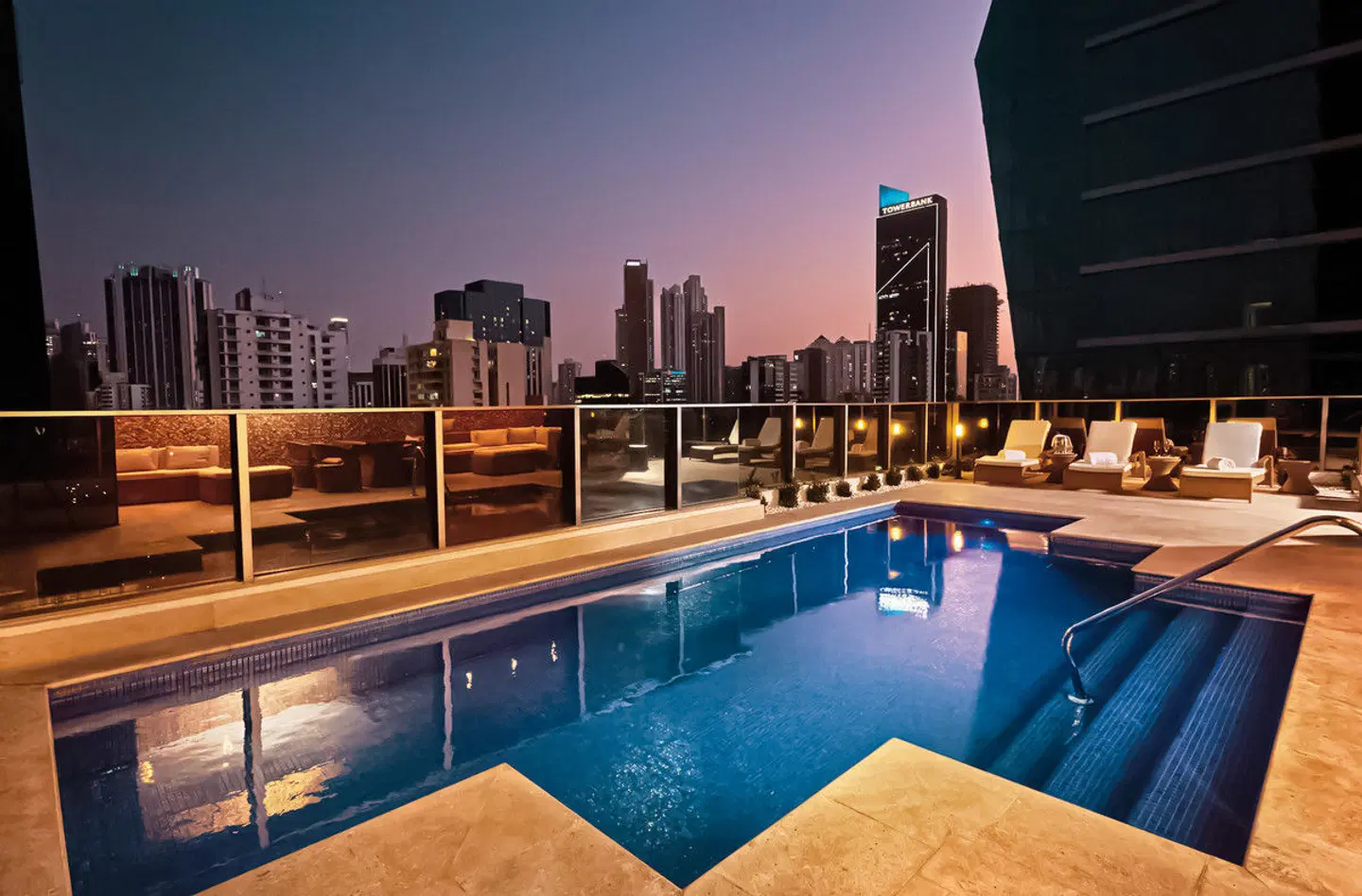 Global Hotel Panama OUTDOOR_POOL