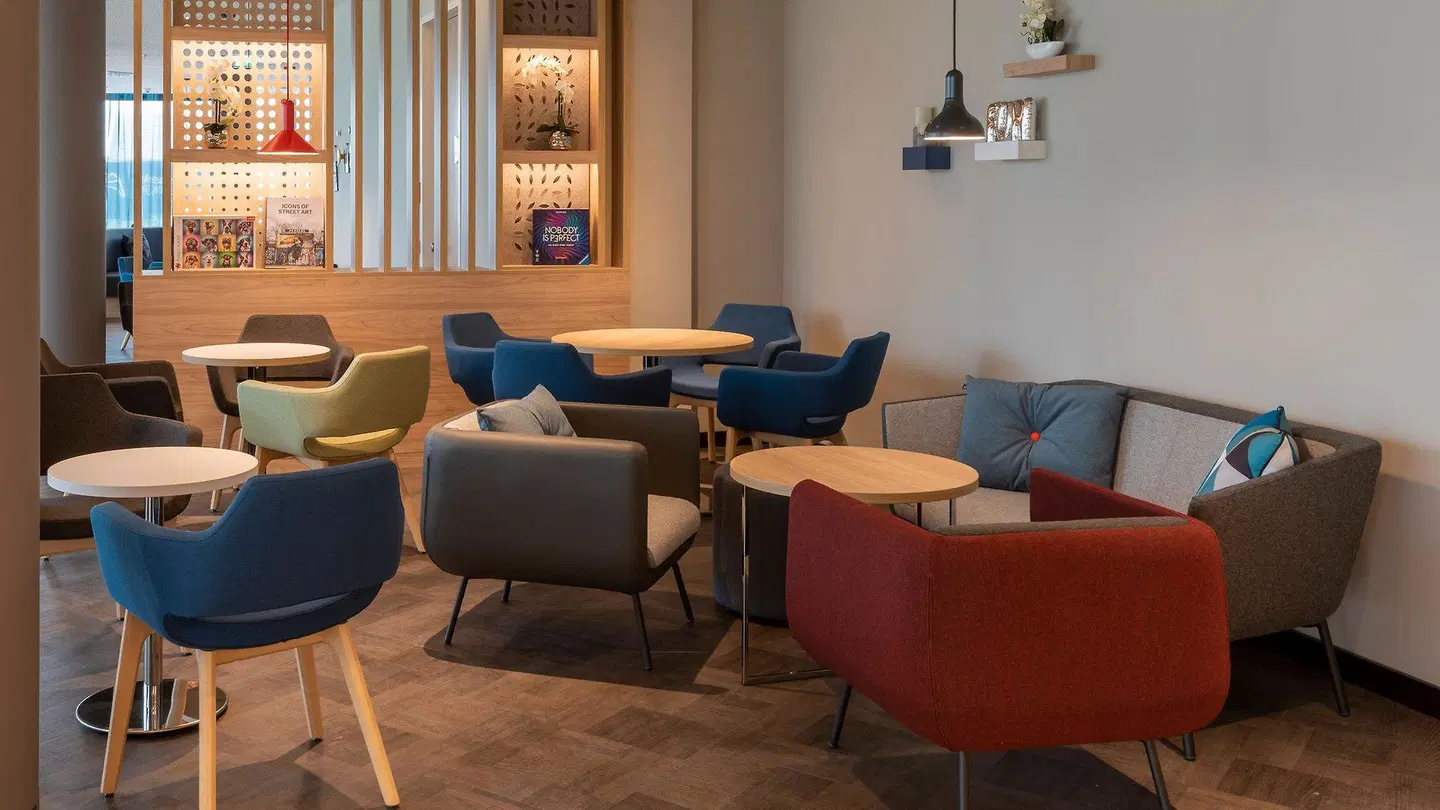 Holiday Inn Express Dusseldorf - Hauptbahnhof, an IHG hotel LOUNGE_LOBBY