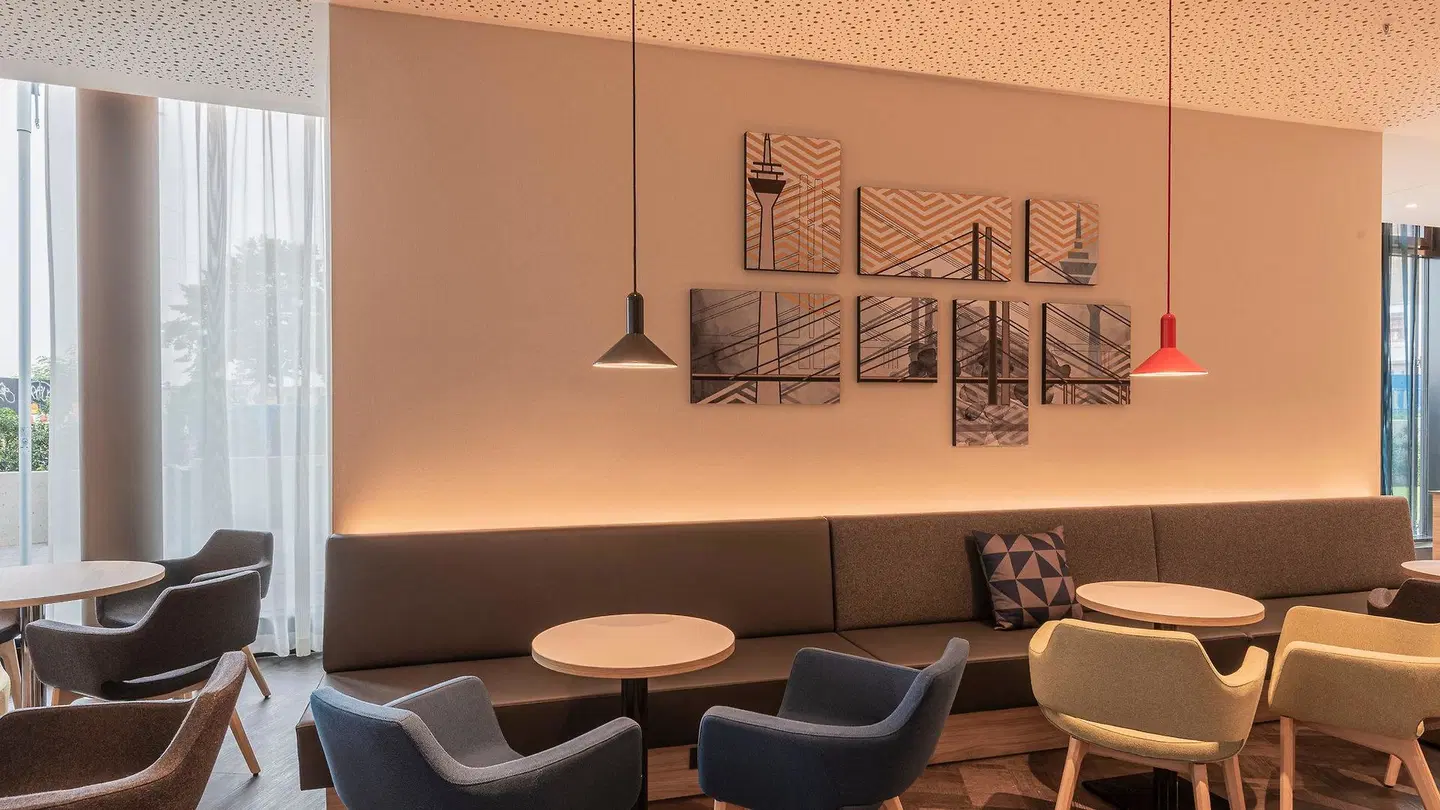 Holiday Inn Express Dusseldorf - Hauptbahnhof, an IHG hotel LOUNGE_LOBBY