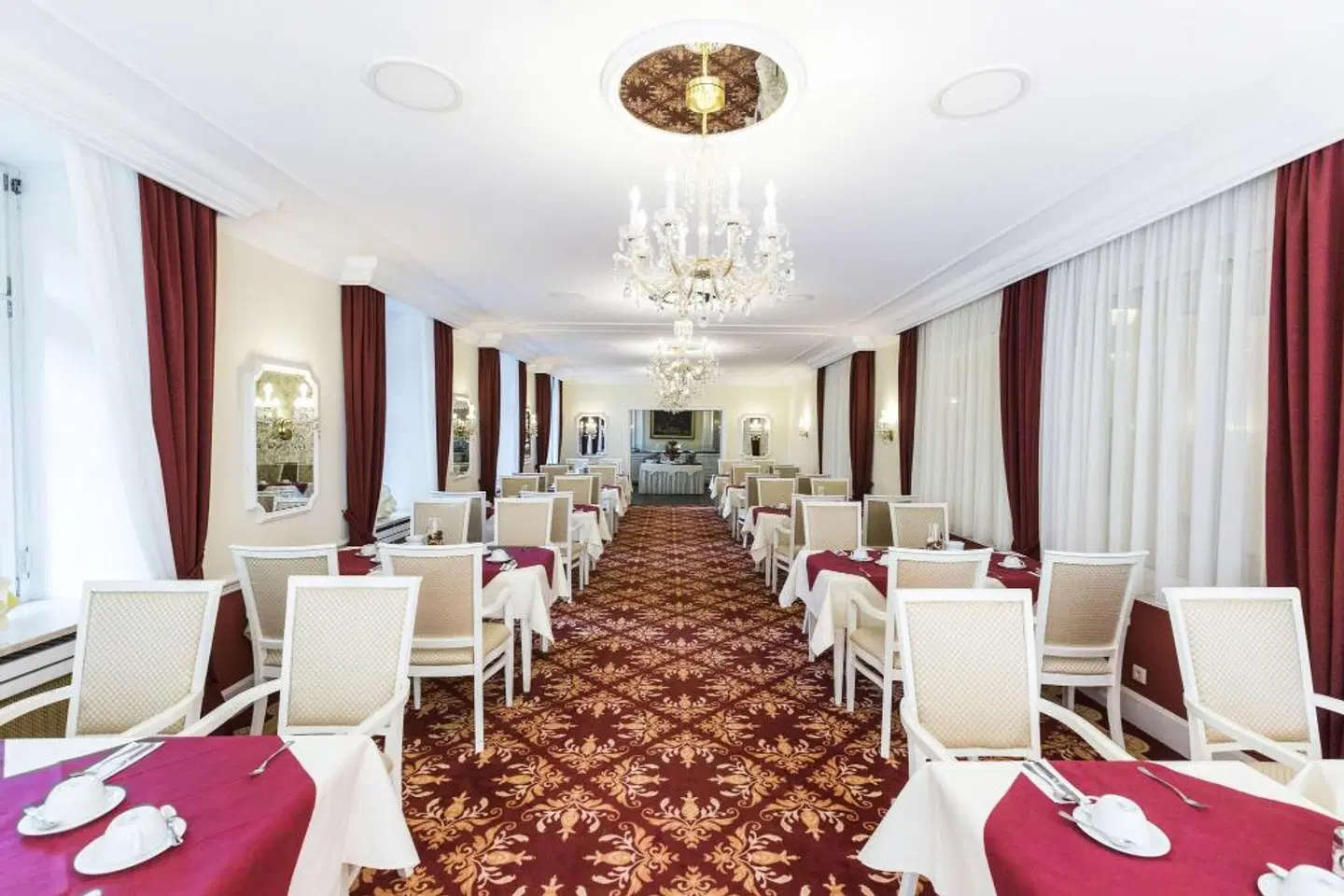 HELIOPARK Bad Hotel zum Hirsch Restaurant